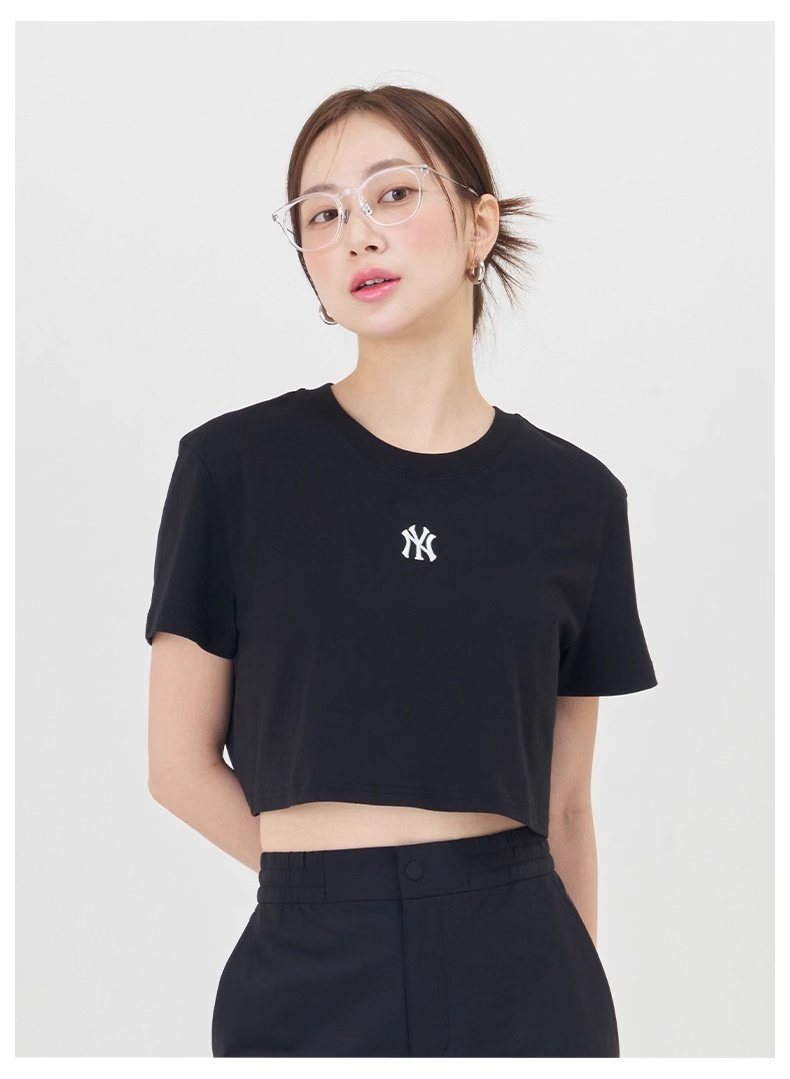 供货价:50💰『MLB刺绣篇』短版女款短袖,热销推选,原包装➕原吊牌 1:1官网复刻版本
MLB官方 女款T恤系列刺绣短袖宽松休闲短款潮25 春夏新款

