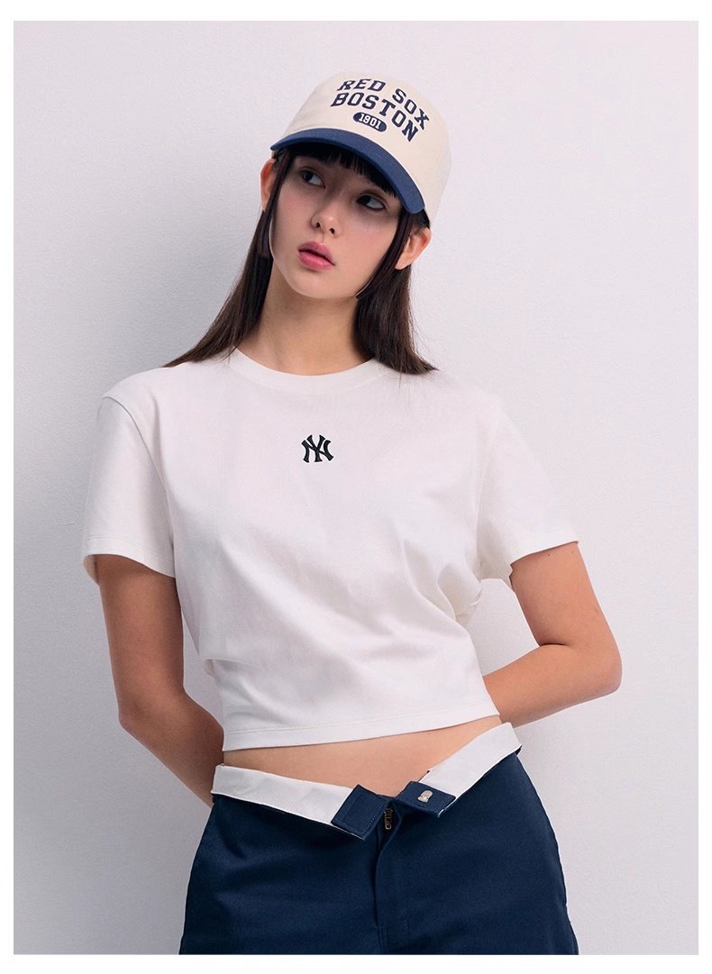 供货价:50💰『MLB刺绣篇』短版女款短袖,热销推选,原包装➕原吊牌 1:1官网复刻版本
MLB官方 女款T恤系列刺绣短袖宽松休闲短款潮25 春夏新款

