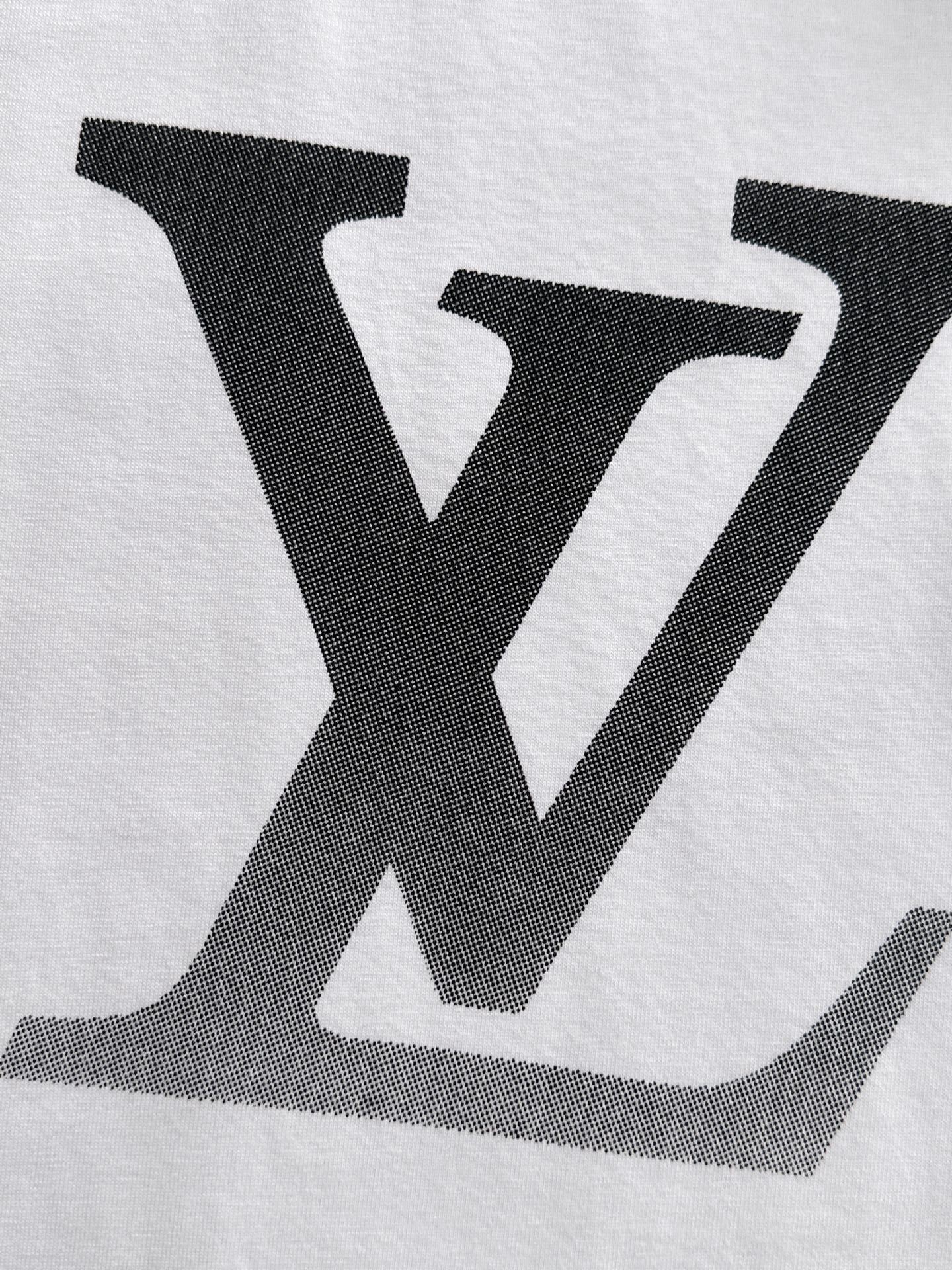 LV 2025春夏新款男女同款👫短袖T恤,!定制专属纯棉面料,定制原版工艺螺纹,胸前重工字母logo工