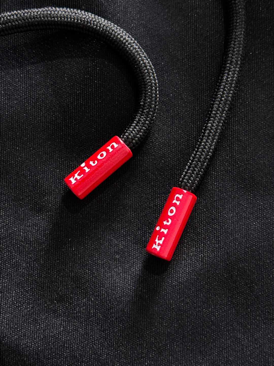 Kiton 2025秋冬 品质控推荐！全品相订单 松紧腰拉链直脚休闲裤 ，年年经典款式 松紧绳抽绳 字母