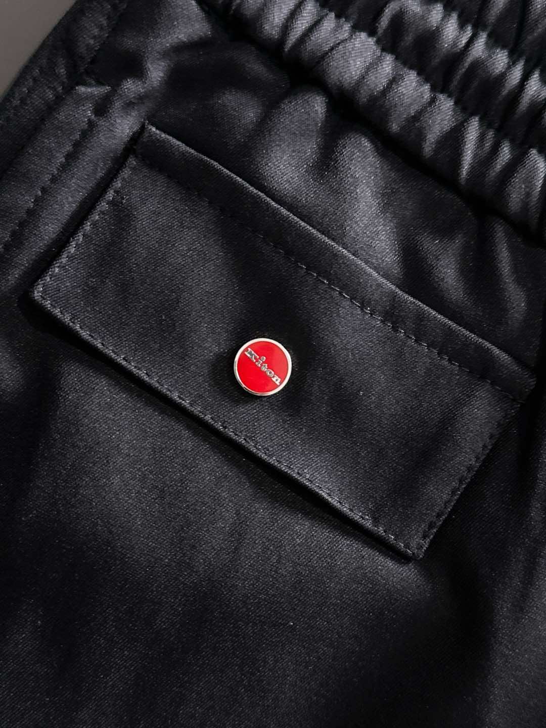 Kiton 2025秋冬 品质控推荐！全品相订单 松紧腰拉链直脚休闲裤 ，年年经典款式 松紧绳抽绳 字母