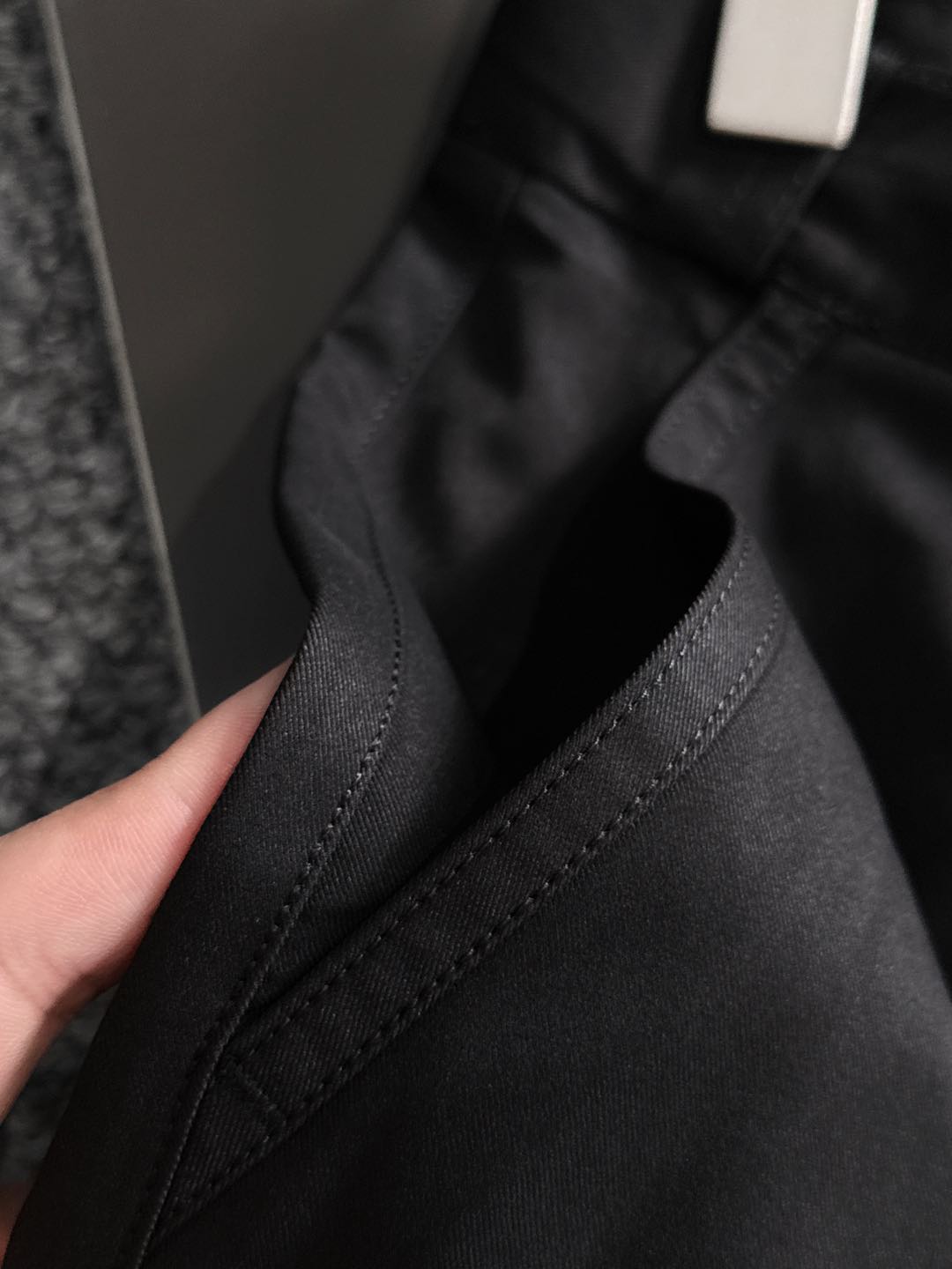 L家FW大秀中，L家以致敬美国西部文化为主题，带来了一系列「绿松石」产品. 大秀中菲董打造了一系列饰有「