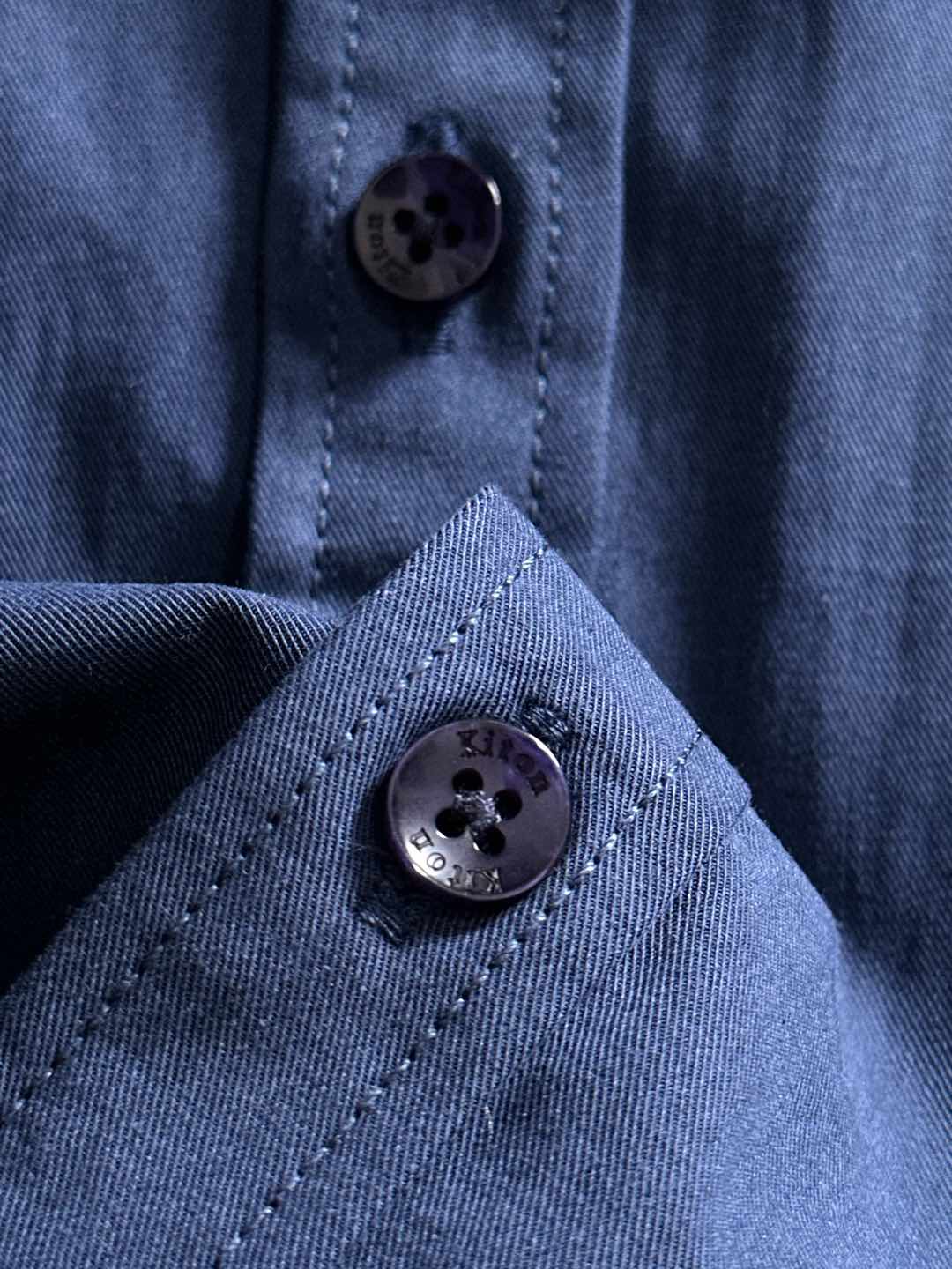 kiton男士商务休闲长袖衬衫.官方同步系列！经典型风格的时装，在面料选取和工艺方面都相当考究，极符合 