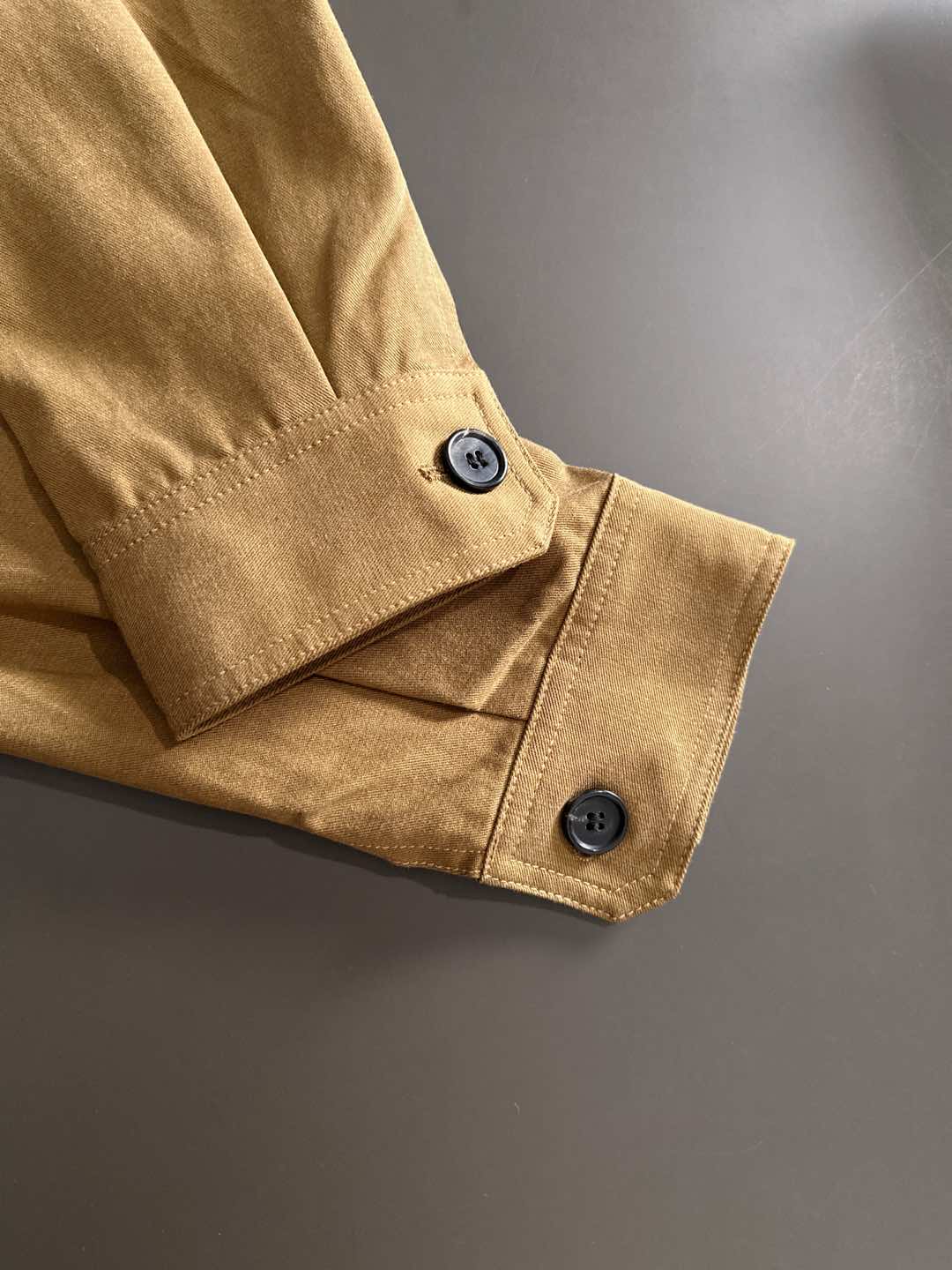 重奢经典！Brioni天丝纯棉混纺多口袋翻领腰部抽绳衬衫式猎装夹克外套！永不落幕的款式可以一直穿，一直经