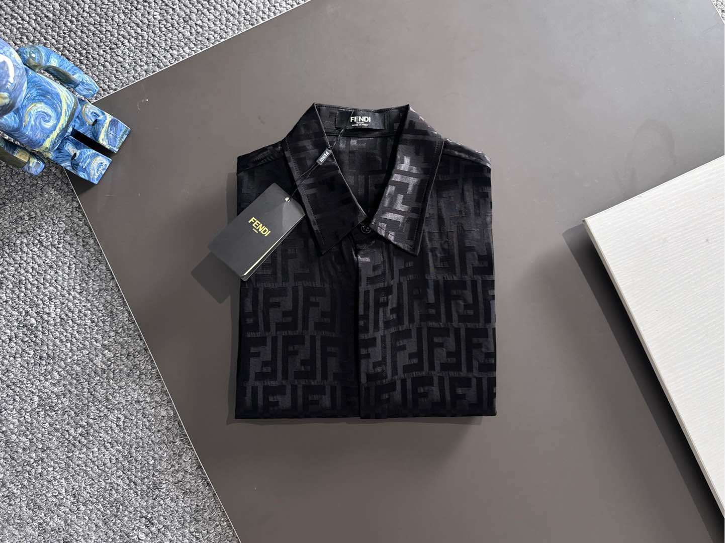 2025 FE🔥爆款来袭 经典满印双F字母提花衬衫 2精美提花Logo 高端版本，专柜定制面料 透气舒适