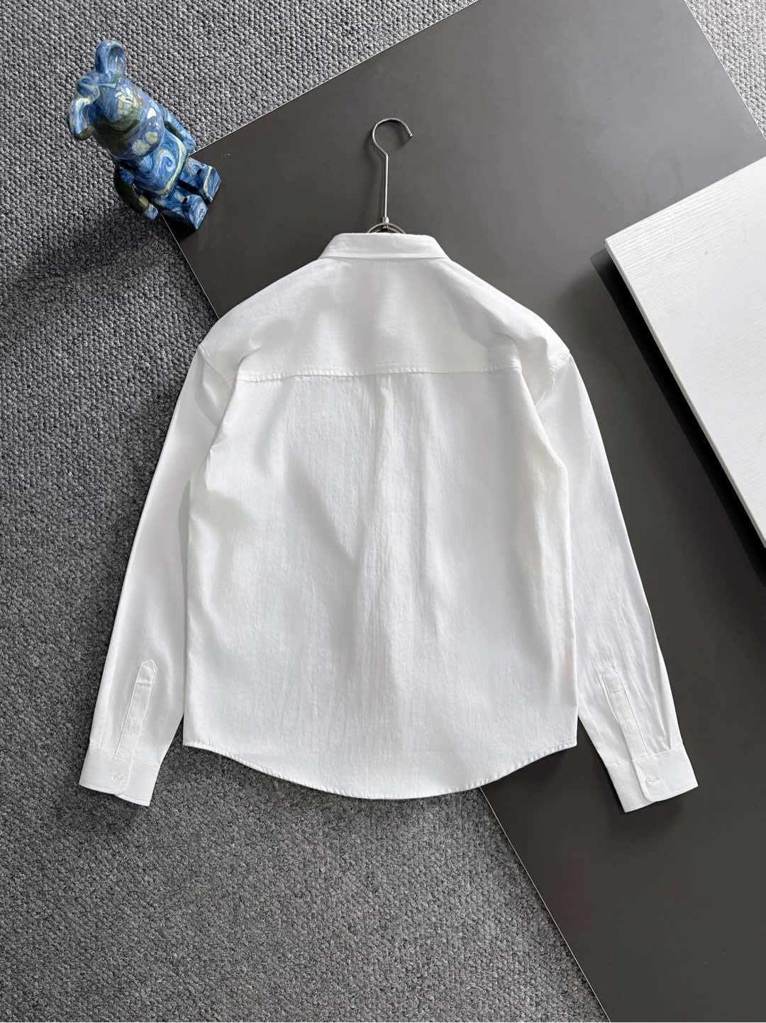 kiton男士商务休闲长袖衬衫.官方同步系列！经典型风格的时装，在面料选取和工艺方面都相当考究，极符合 