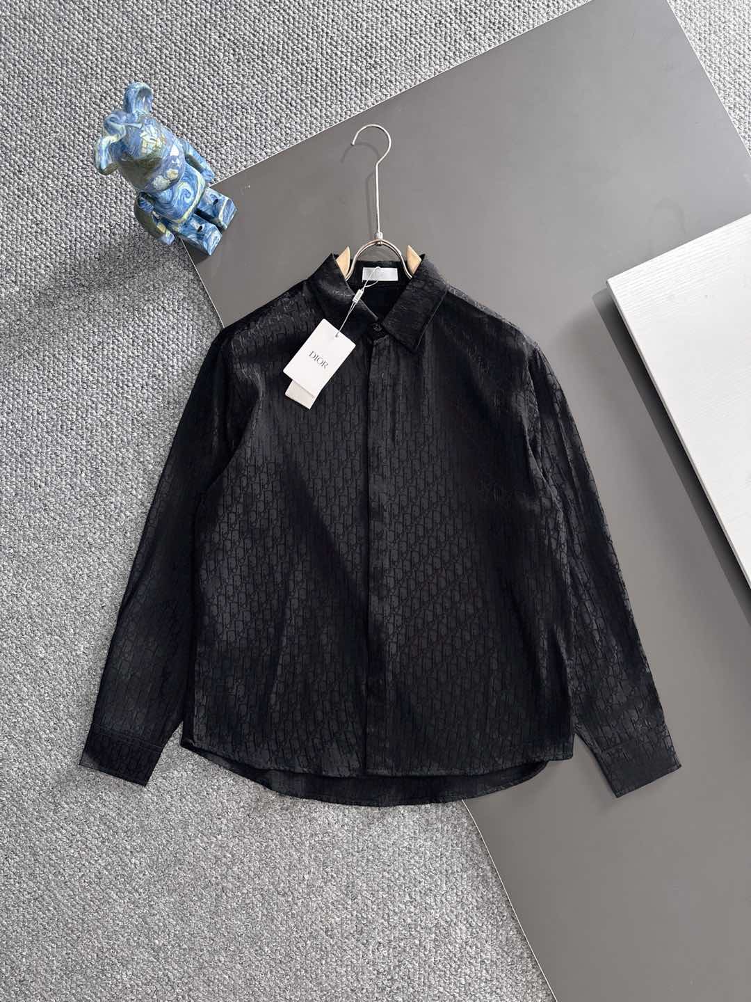 NO:528799,DIOR 2025 new classic jacquard long-sleeved shirt, counters are on sale simultaneously. Custom fabrics, skin-friendly and comfortable, classic jacquard logo patterns, three-standard accessories are complete. S-XL, dior, shirts, alexander wang19860909DIOR 2025新款经典提花长袖衬衫,专柜同步在售 定制面料,亲肤舒适,满身经典提花logo图案,三标辅料齐全 码数S-XL,,dior,shirts,alexander wang,Men's clothing