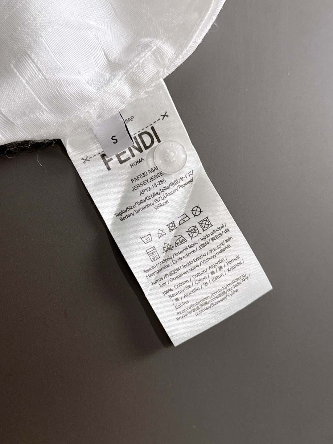 2025 FE🔥爆款来袭 经典满印双F字母提花衬衫 2精美提花Logo 高端版本，专柜定制面料 透气舒适