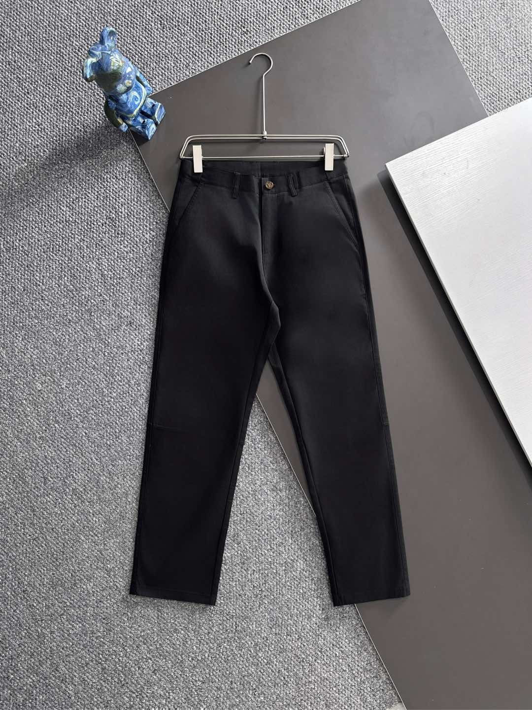 NO:522259,In the L family's FW show, L family brought a series of 'turquoise' products with the theme of paying tribute to American Western culture. The show China-Philippines Dong created a series of western-themed clothing decorated with 'turquoise', from jackets, shirts, belts, pants bags to earring necklaces and glasses, neatly, bringing a very stunning visual effect. New autumn and winter casual pants, customized fabrics, excellent comfort and strong hand touch. Very high awareness and perfect quality craftsmanship. Size M-3XL,,louis vuitton, jackets & coats,shirts,necklace,alexander wang19860909L家FW大秀中,L家以致敬美国西部文化为主题,带来了一系列「绿松石」产品. 大秀中菲董打造了一系列饰有「绿松石」的西部主题服饰,从外套、衬衫、腰带、裤子 包款到耳饰项链以及眼镜,整整齐齐,带来相当惊艳的视觉效果.秋冬新款休闲裤,定制面料,舒适度极好,手触感 烈.辦识度极高,完美品相工艺.尺码M-3XL,,louis vuitton,jackets & coats,shirts,necklace,alexander wang,Men's clothing