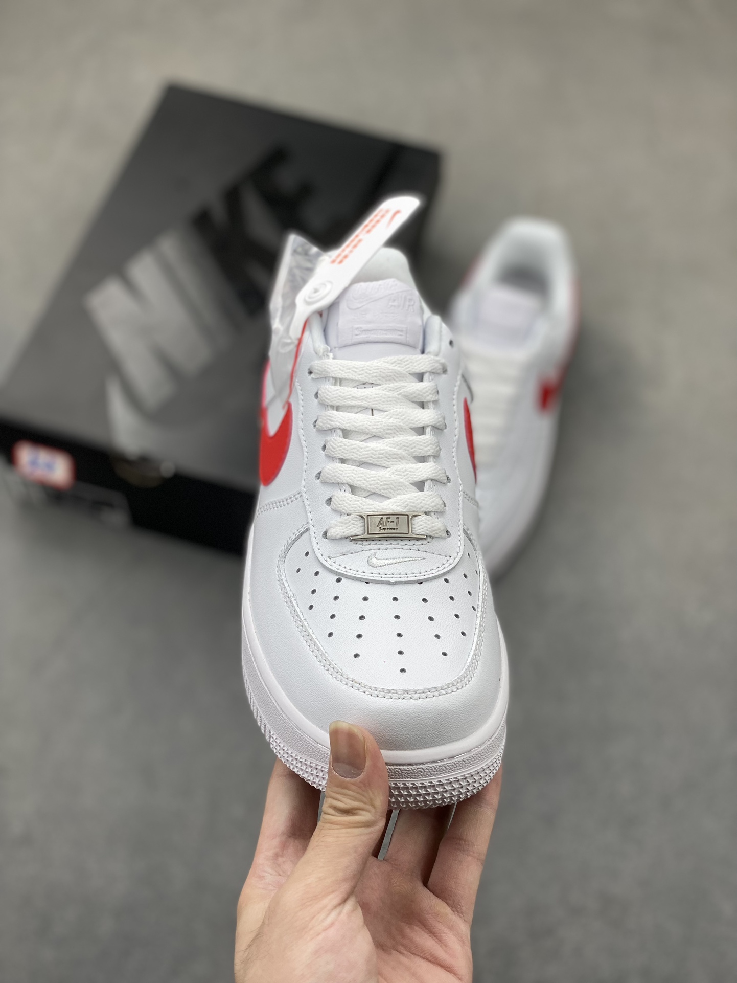 Supreme x Nike Air Force 1 Low 'White Red' - Limited Edition Sneakers 3 i1724101671 1761 3