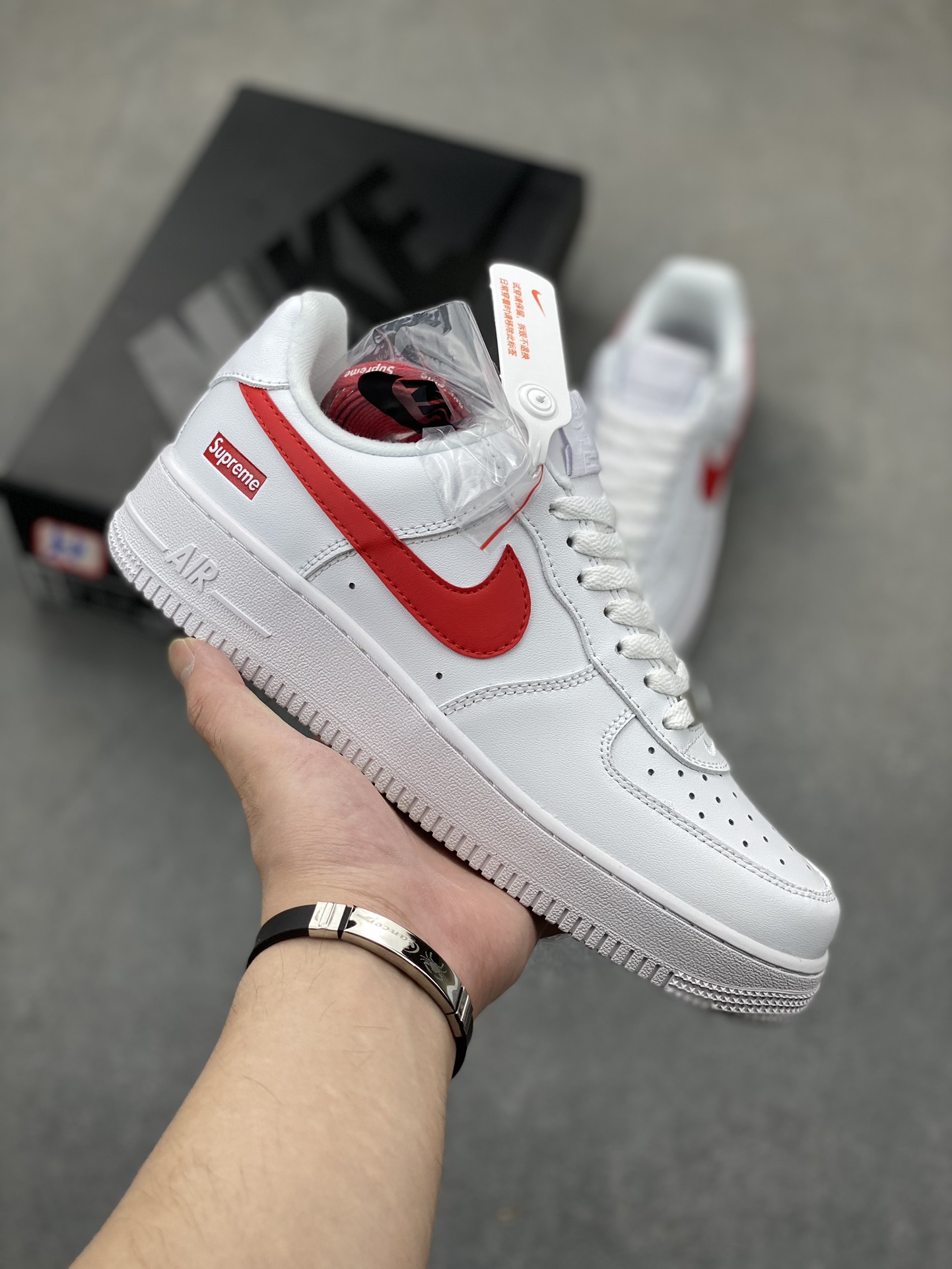 Supreme x Nike Air Force 1 Low 'White Red' - Limited Edition Sneakers 2 i1724101672 5241 4
