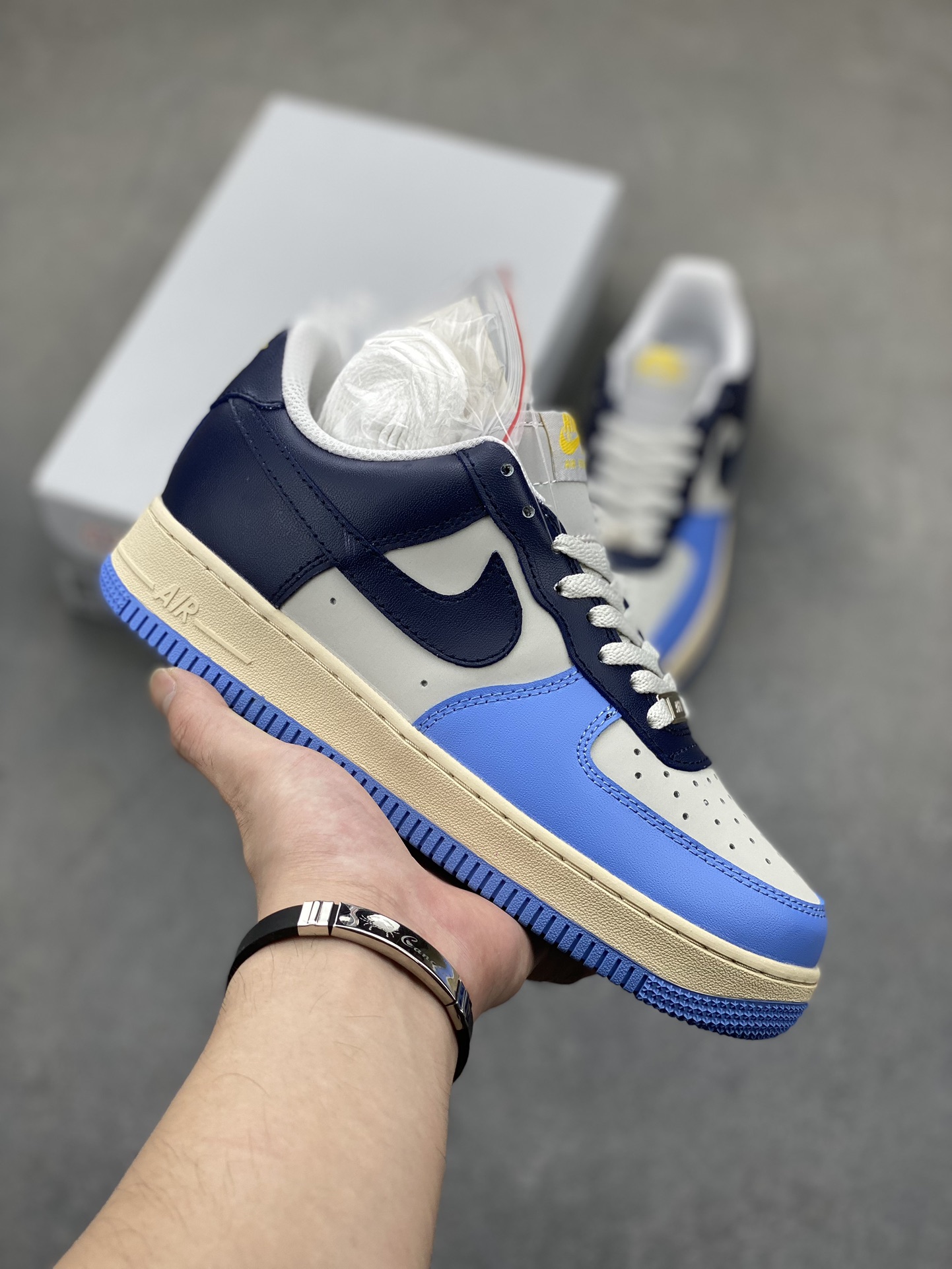 Nike Air Force 1 '07 Low: Iconic Style, Supreme Comfort, and Versatile Design 2 i1724960973 1247 3