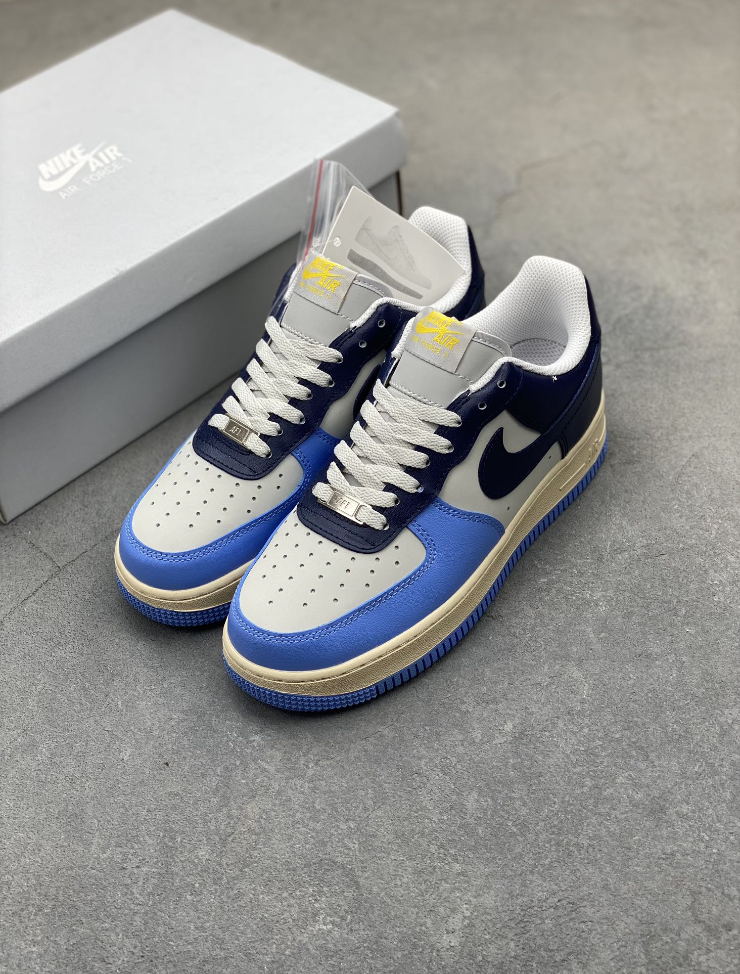 Nike Air Force 1 '07 Low: Iconic Style, Supreme Comfort, and Versatile Design 9 i1724960973 139 8