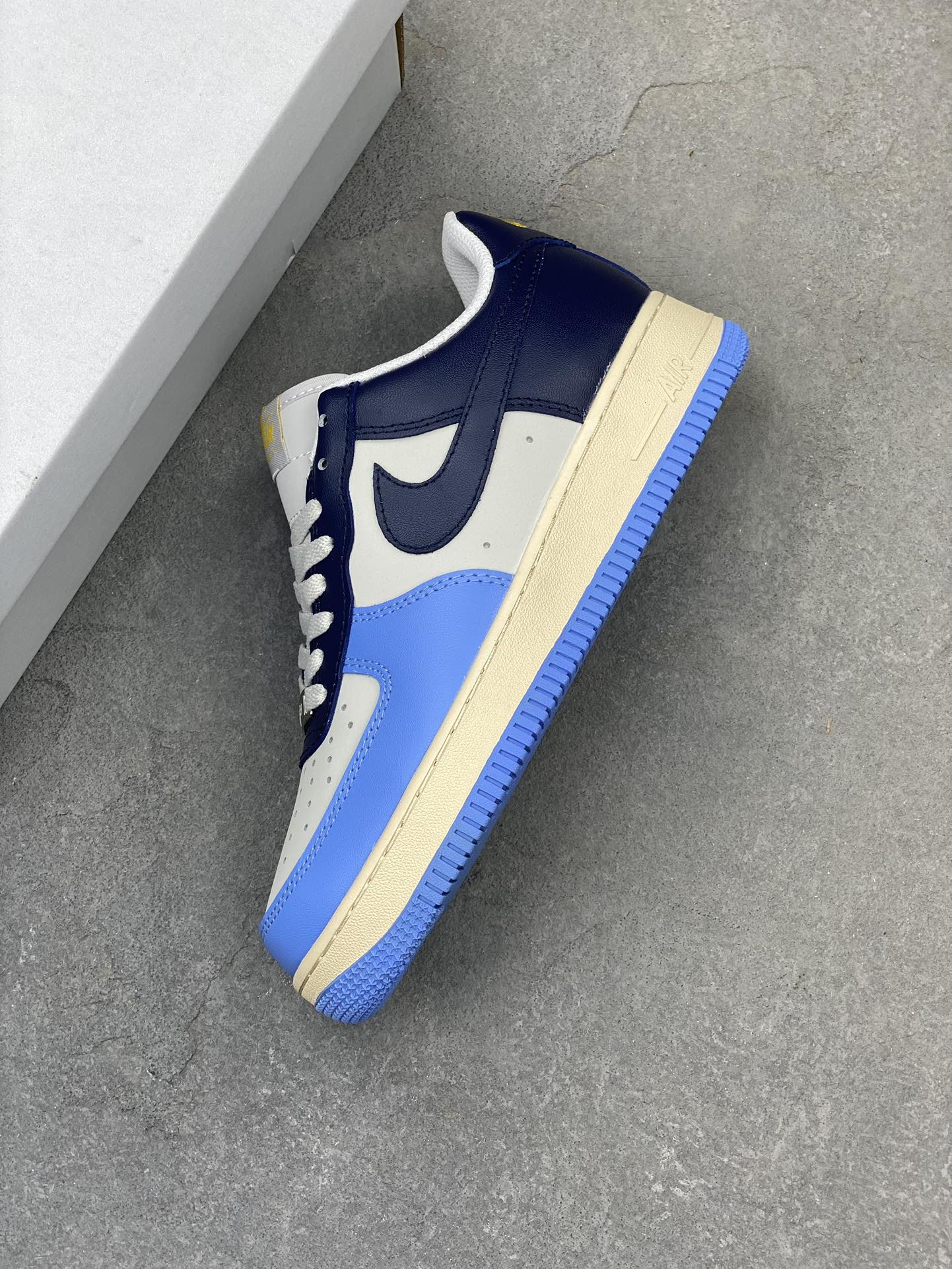 Nike Air Force 1 '07 Low: Iconic Style, Supreme Comfort, and Versatile Design 8 i1724960973 7412 1