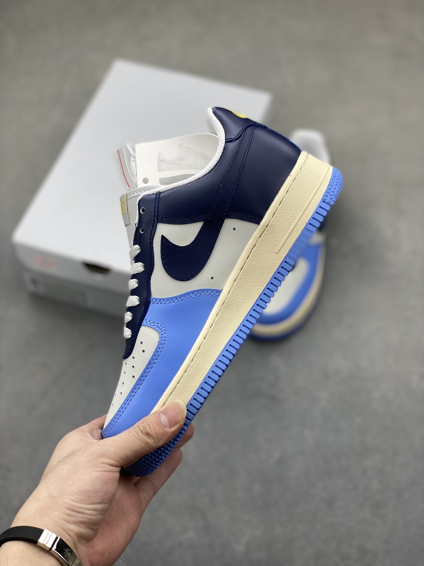 Nike Air Force 1 '07 Low: Iconic Style, Supreme Comfort, and Versatile Design 4 i1724960973 921 4