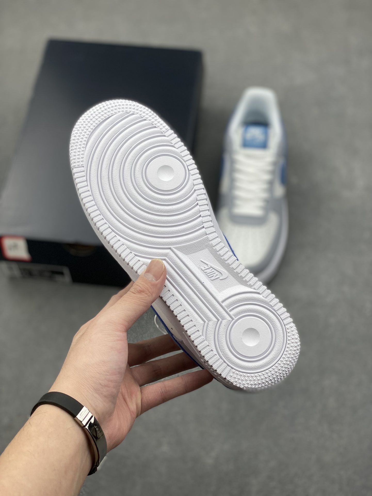 Nike Air Force 1 '07 Low: Iconic Style, Cushioned Comfort, and Lasting Appeal 7 i1733511473 7787 7
