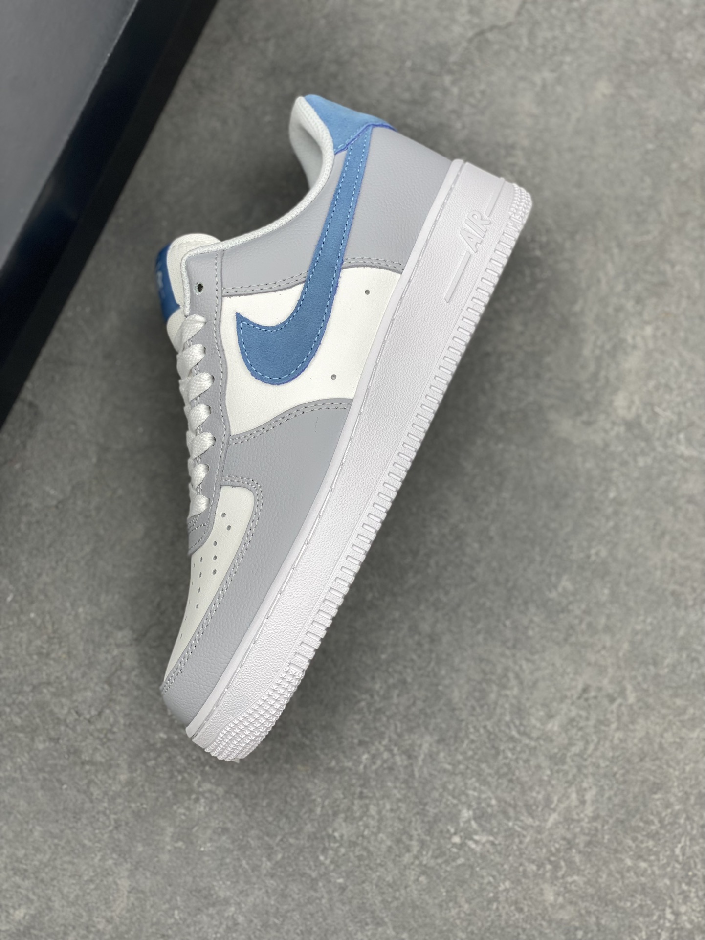 Nike Air Force 1 '07 Low: Iconic Style, Cushioned Comfort, and Lasting Appeal 8 i1733511473 8545 2