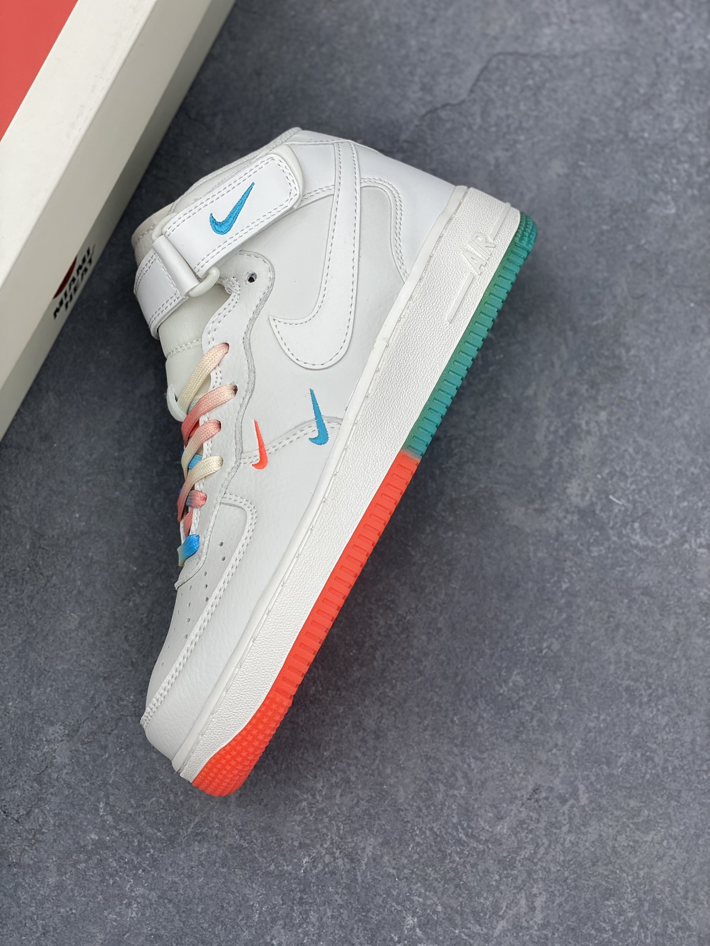 Nike Air Force 1 MID '07 'Miami' Limited Edition Sneakers 8 i1733511561 6132 1