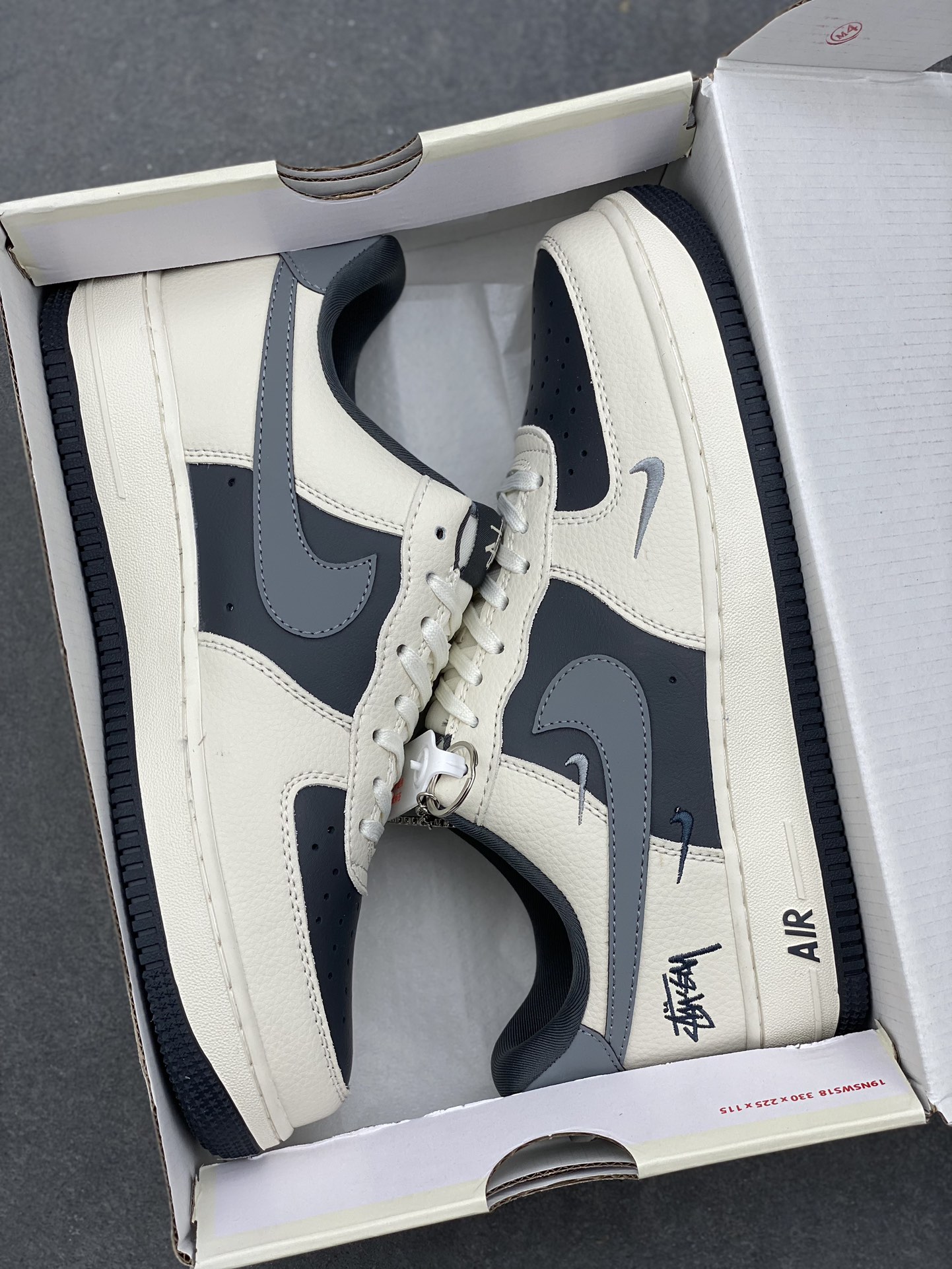 Nike Air Force 1 '07 Low Stussy Collab Sneakers - Grey/White, Limited Edition 10 i1735160339 7191 0