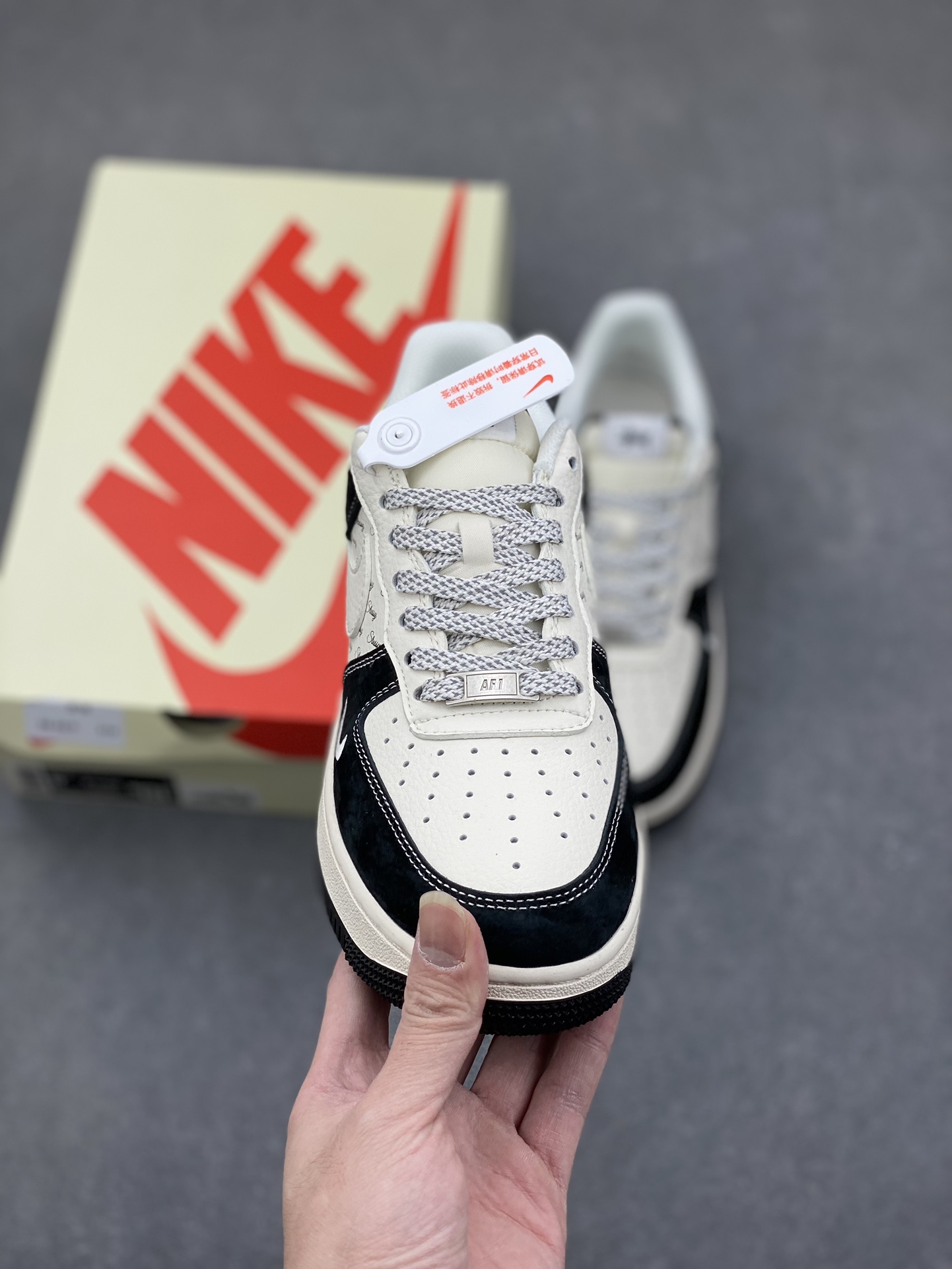 Nike Air Force 1 '07 Low Stussy Collab Black & White Limited Edition 3 i1735160433 5461 0