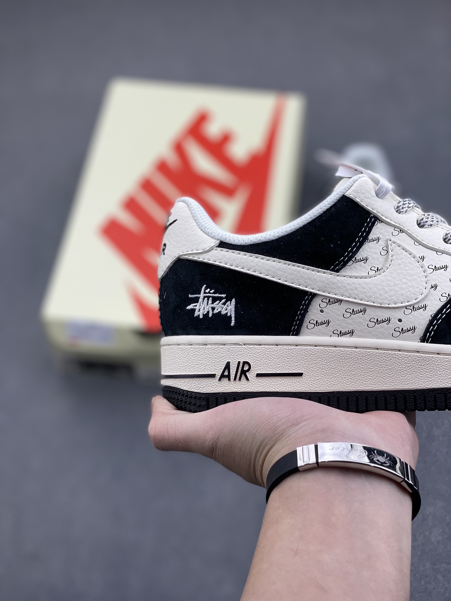Nike Air Force 1 '07 Low Stussy Collab Black & White Limited Edition 6 i1735160433 754 4