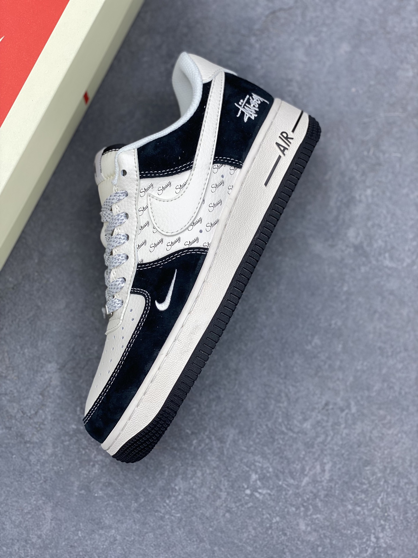 Nike Air Force 1 '07 Low Stussy Collab Black & White Limited Edition 8 i1735160433 7735 3