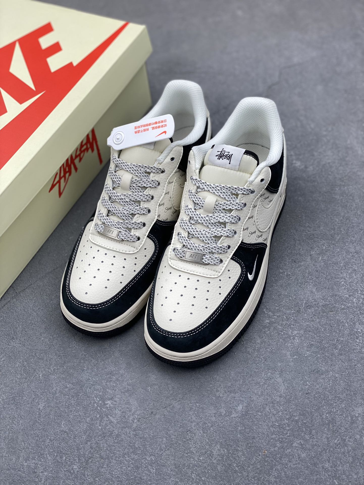 Nike Air Force 1 '07 Low Stussy Collab Black & White Limited Edition 9 i1735160433 8013 5