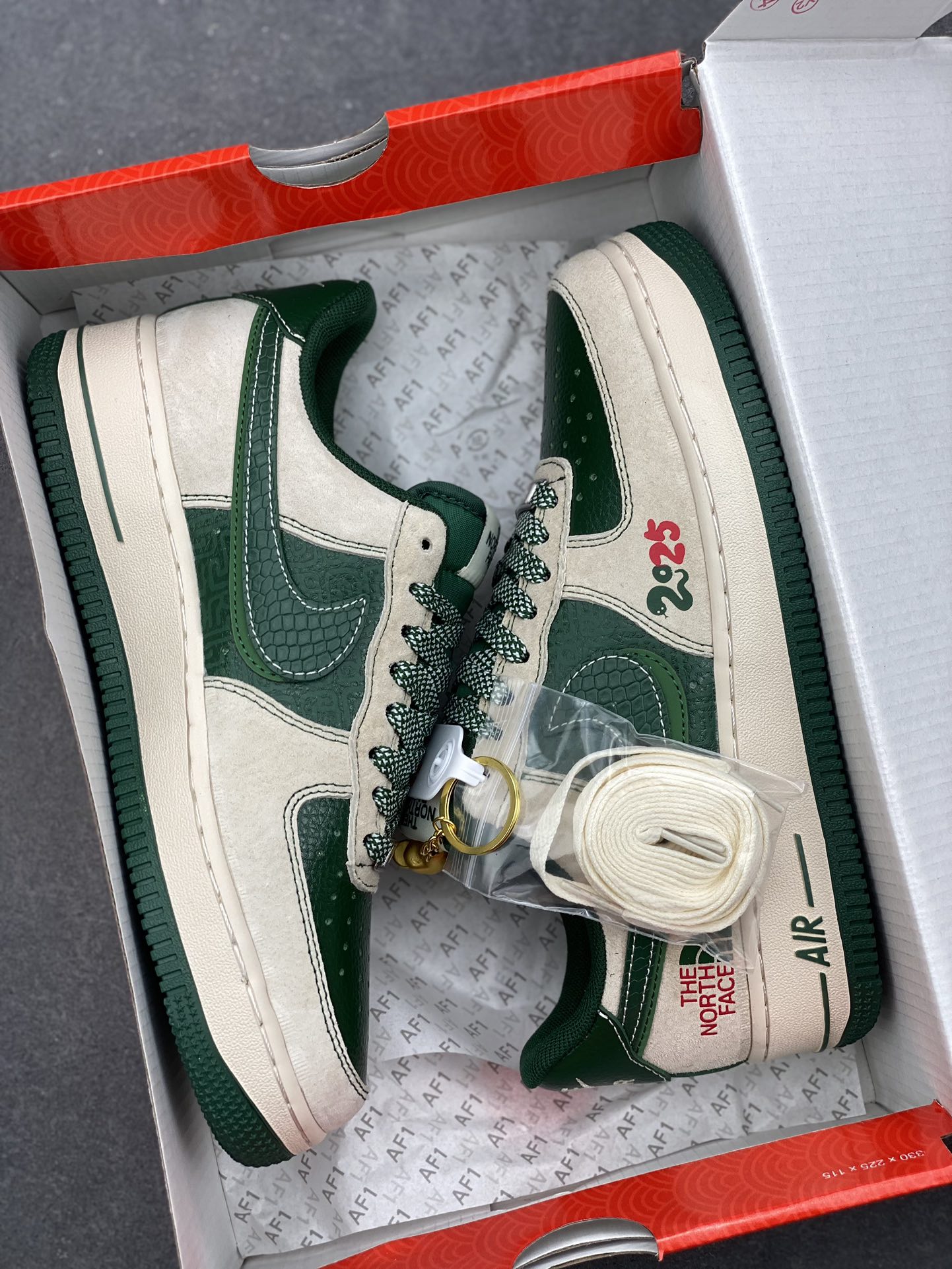 Nike Air Force 1 '07 Low The North Face Collab Green Snake Sneakers 10 i1735160489 6574 2