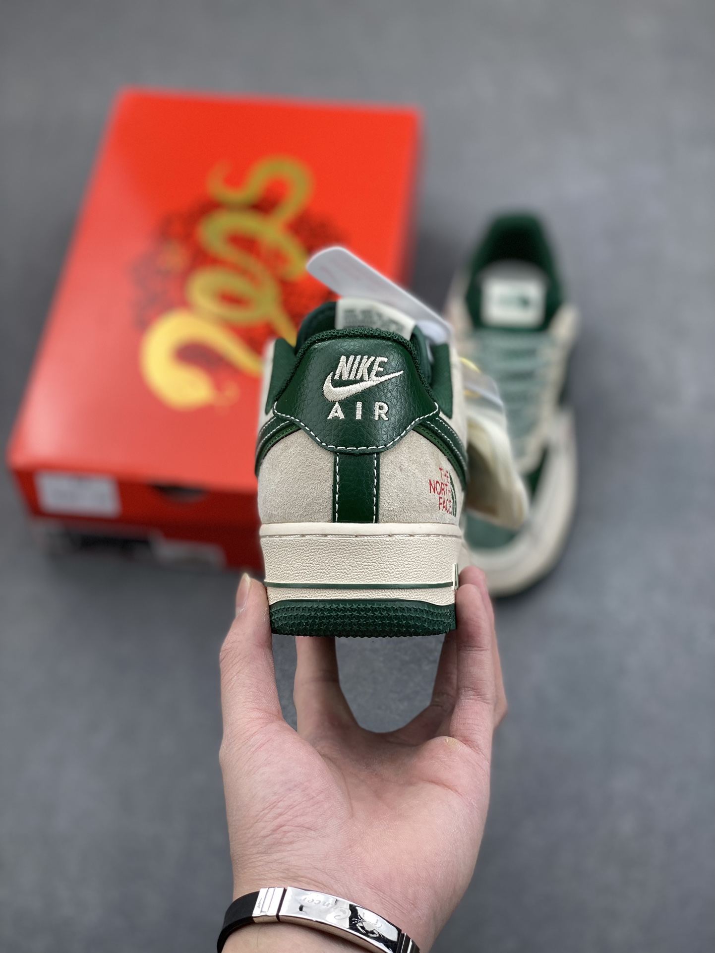 Nike Air Force 1 '07 Low The North Face Collab Green Snake Sneakers 5 i1735160489 7842 6