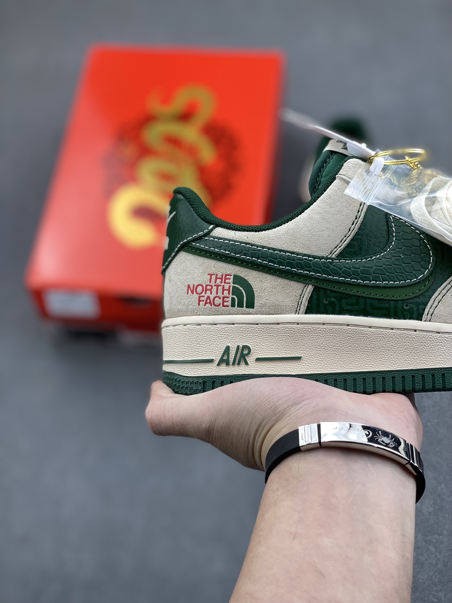 Nike Air Force 1 '07 Low The North Face Collab Green Snake Sneakers 6 i1735160489 8702 7