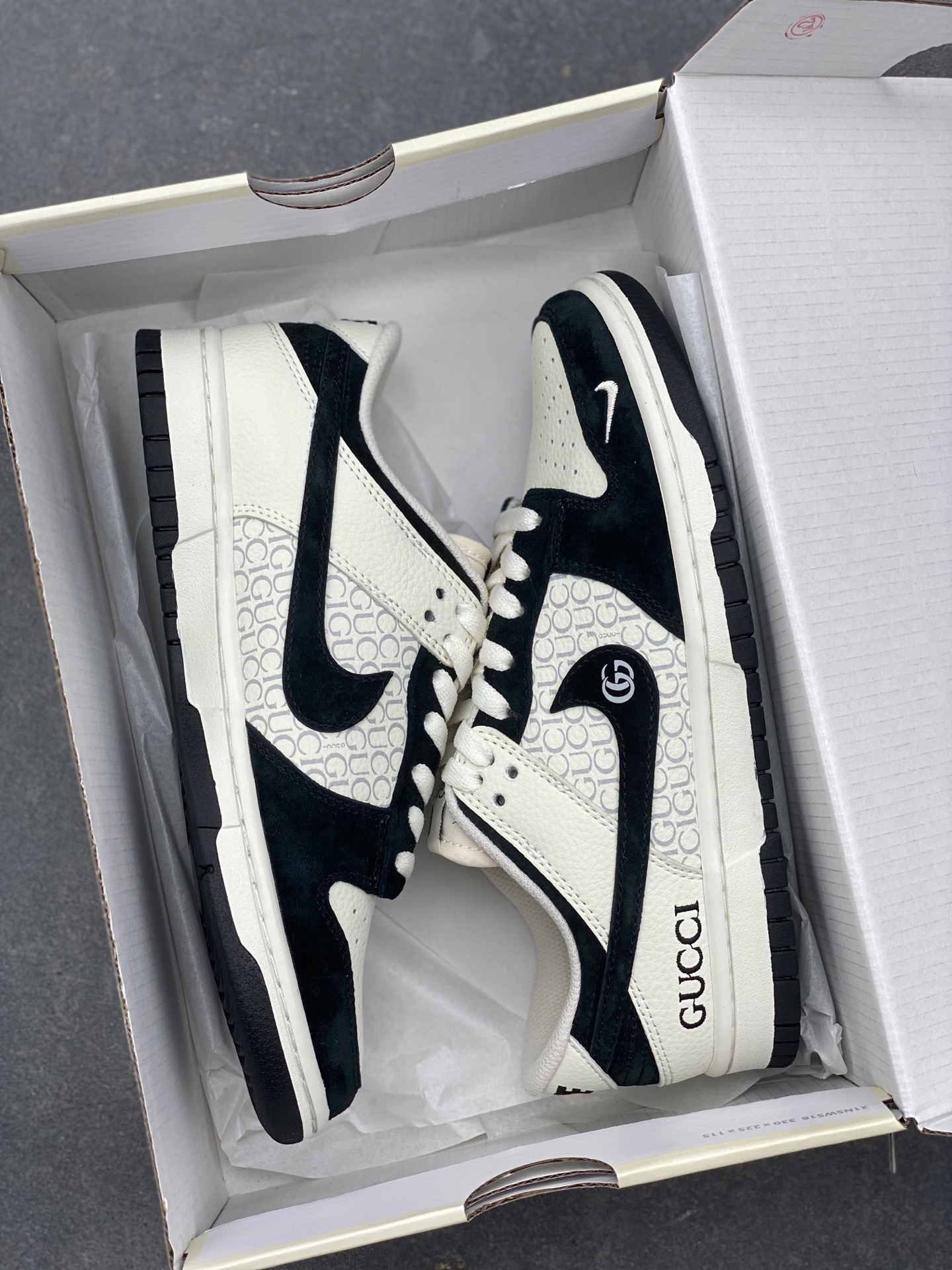 Nike SB Dunk Low Custom Anniversary Edition Sneakers with Gucci Accents 10 i1736370141908 5035 0 8