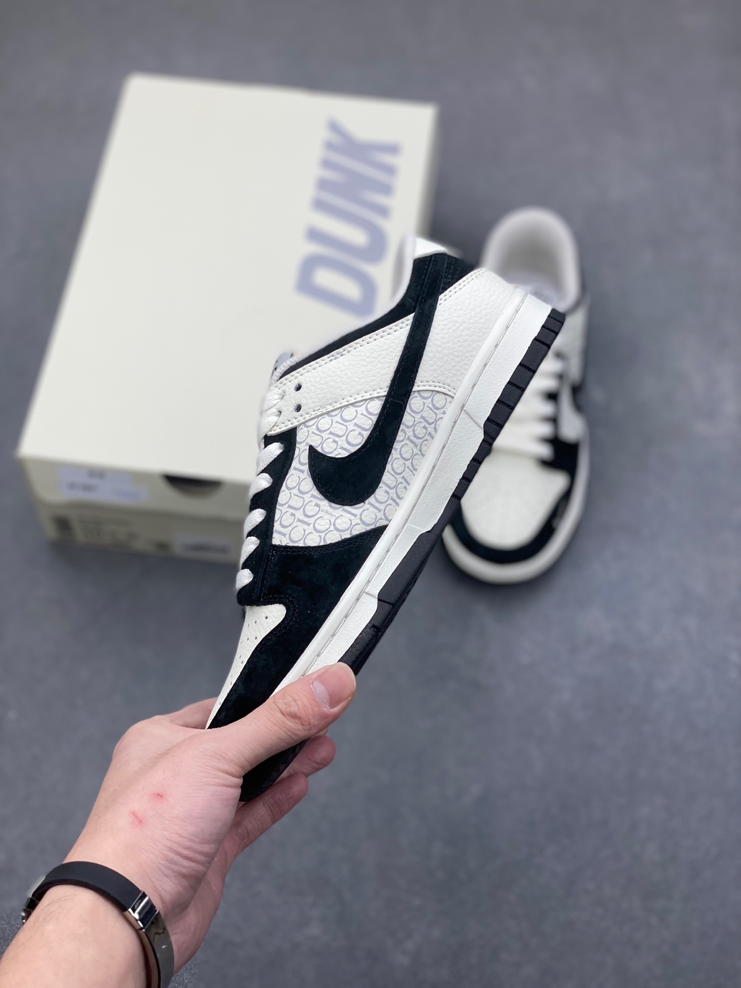 Nike SB Dunk Low Custom Anniversary Edition Sneakers with Gucci Accents 4 i1736370142932 2052 0 2