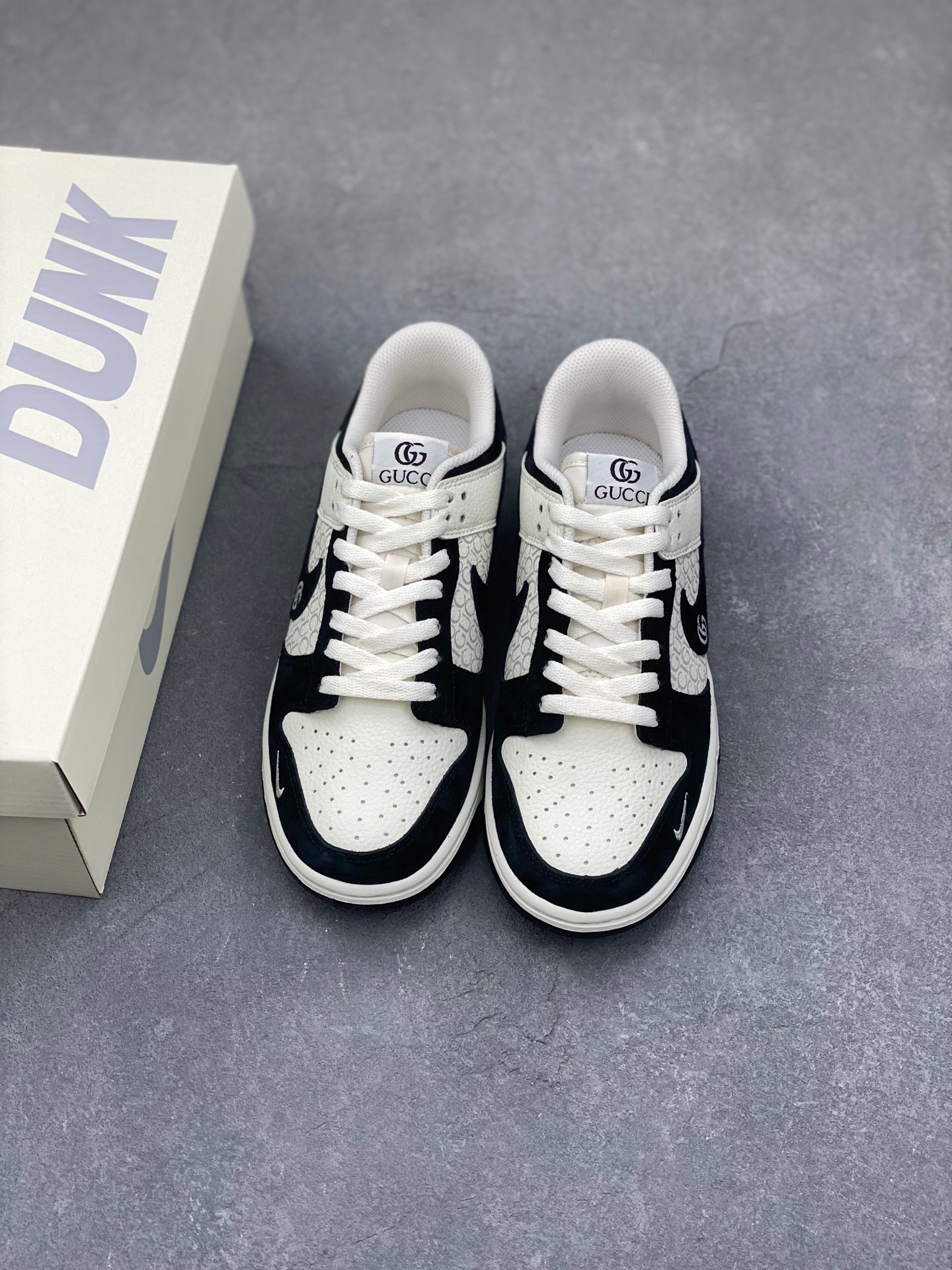Nike SB Dunk Low Custom Anniversary Edition Sneakers with Gucci Accents 9 i1736370143480 5702 0 7