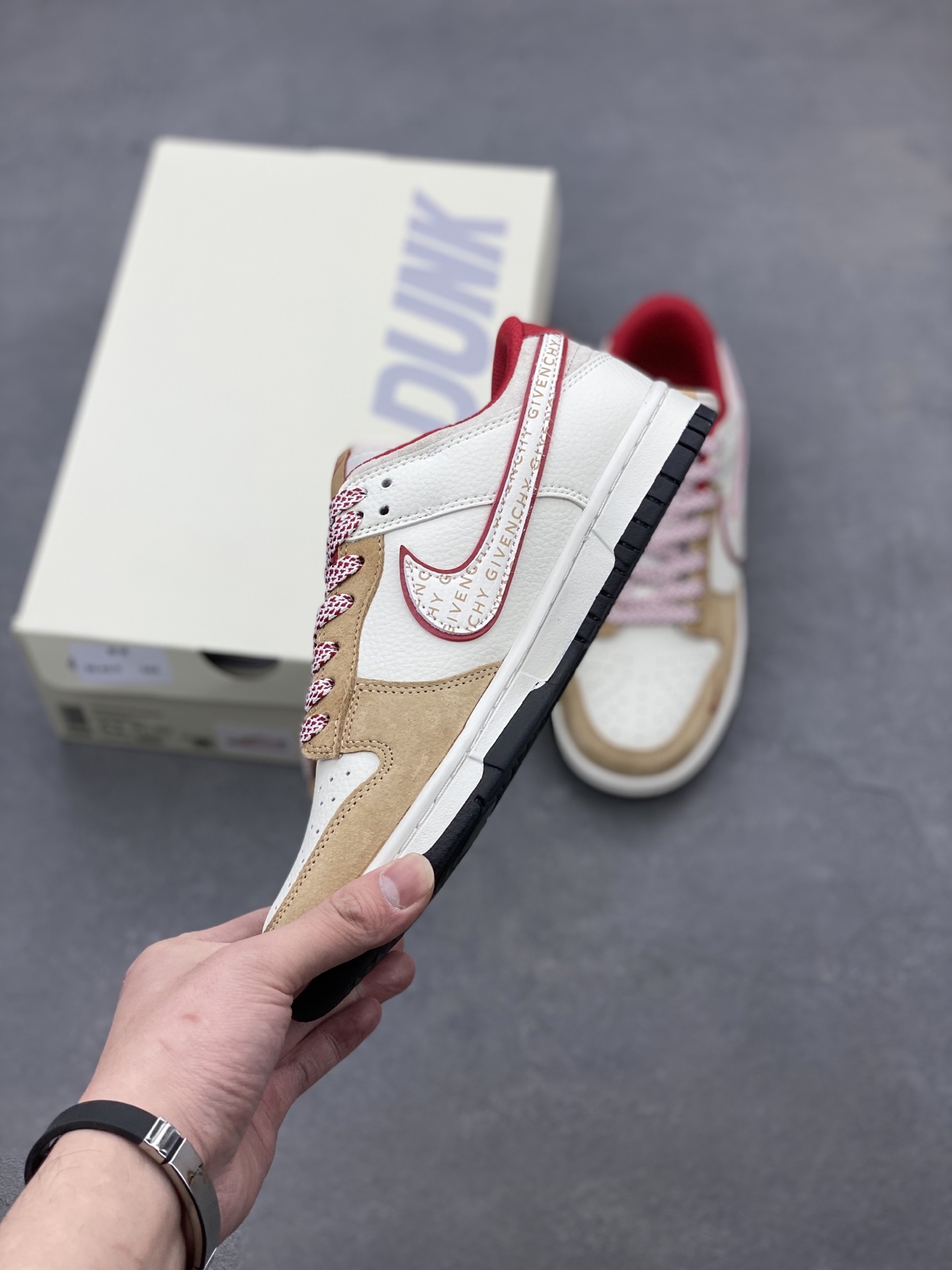 Nike SB Dunk Low Givenchy Custom Casual Sneakers - Limited Edition 3 i1739655167616 4100 0 2
