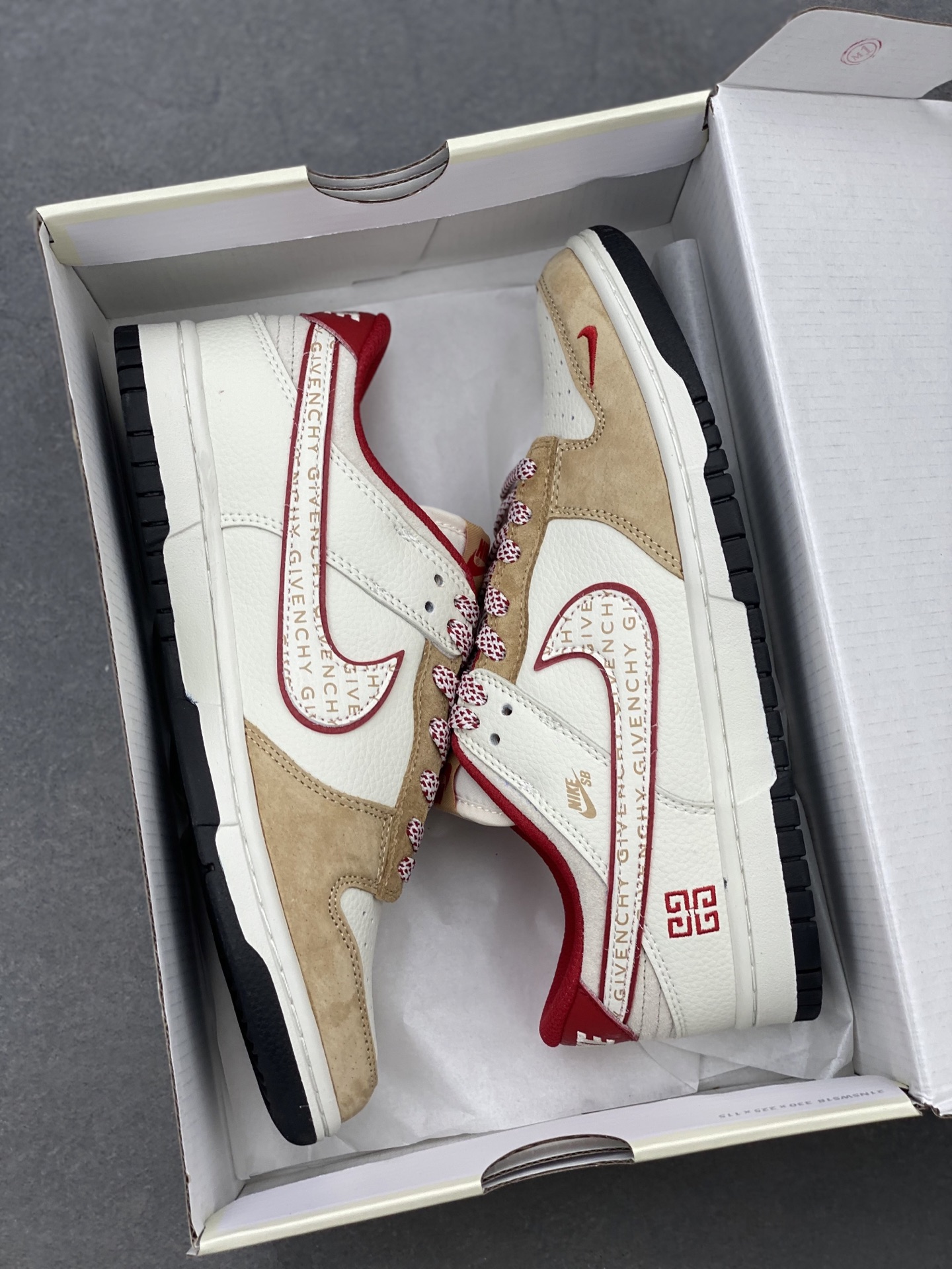 Nike SB Dunk Low Givenchy Custom Casual Sneakers - Limited Edition 9 i1739655180316 3485 0 8