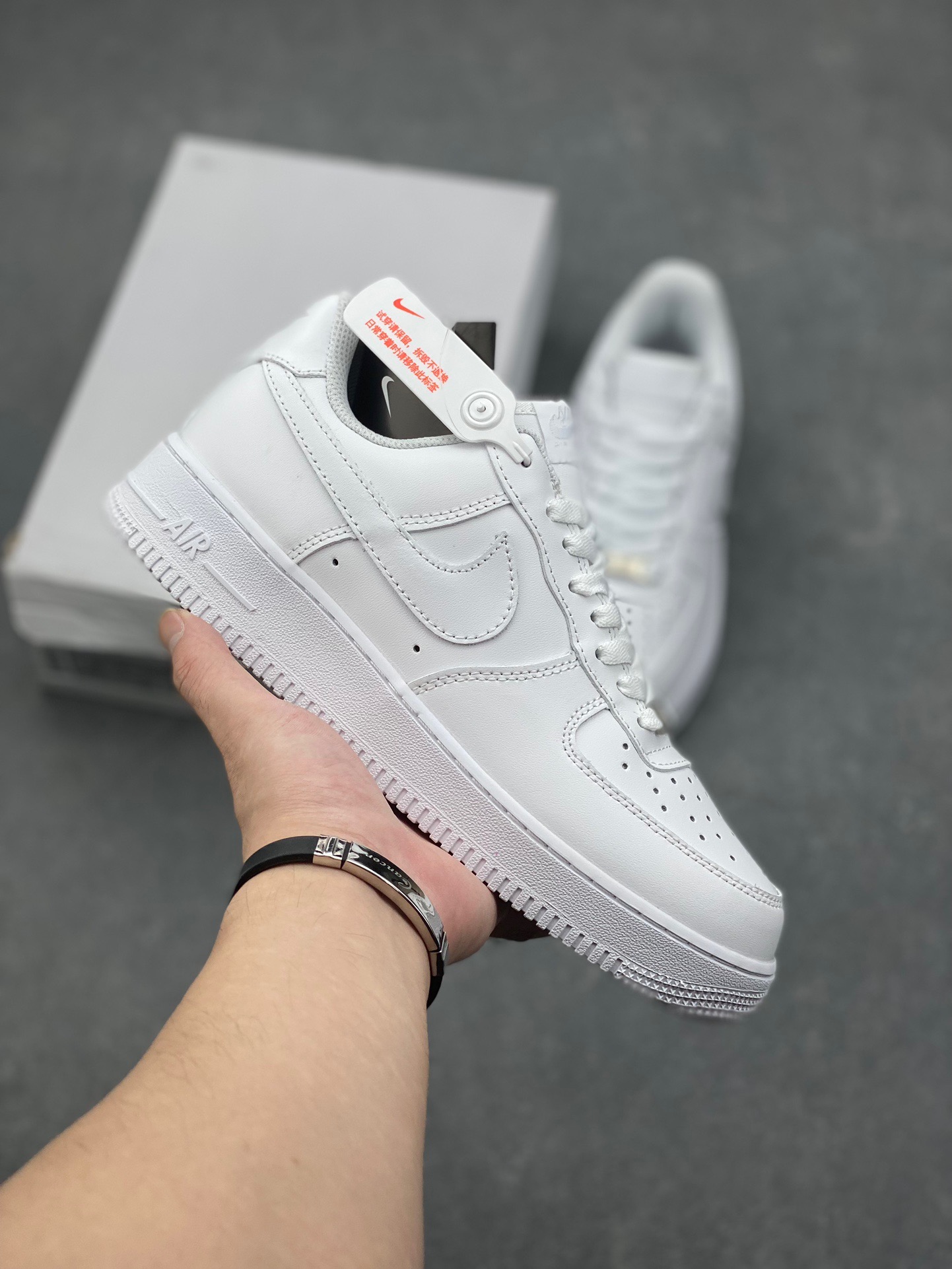 Nike Air Force 1 '07: Classic White Leather Sneakers for Men and Women 2 i1742114460952 3337 0 0