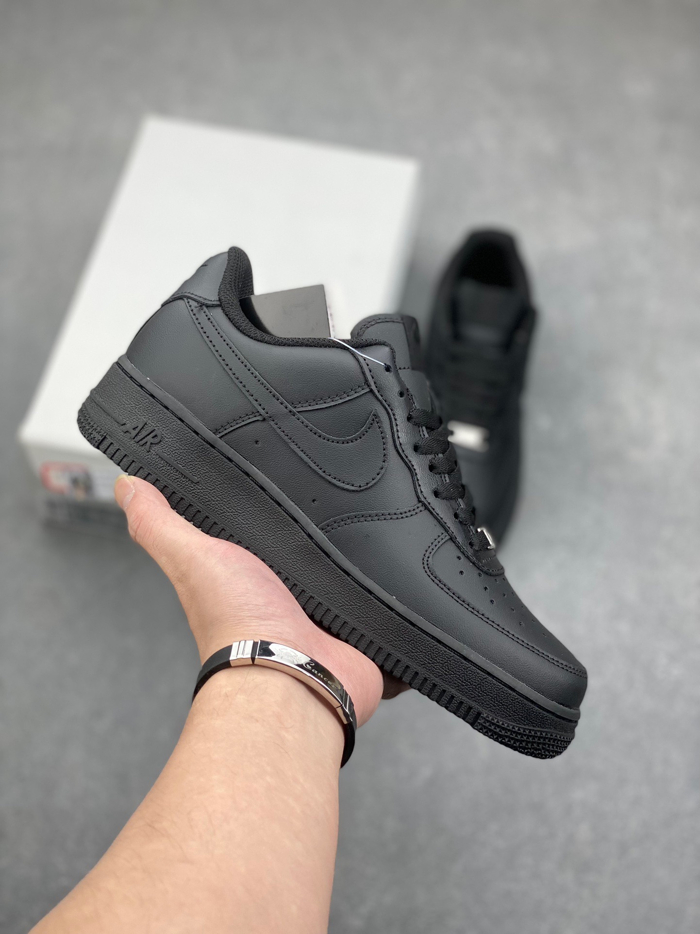 Nike Air Force 1 '07: Classic White Leather Sneakers for Men and Women 3 i1742114460953 2371 0 1