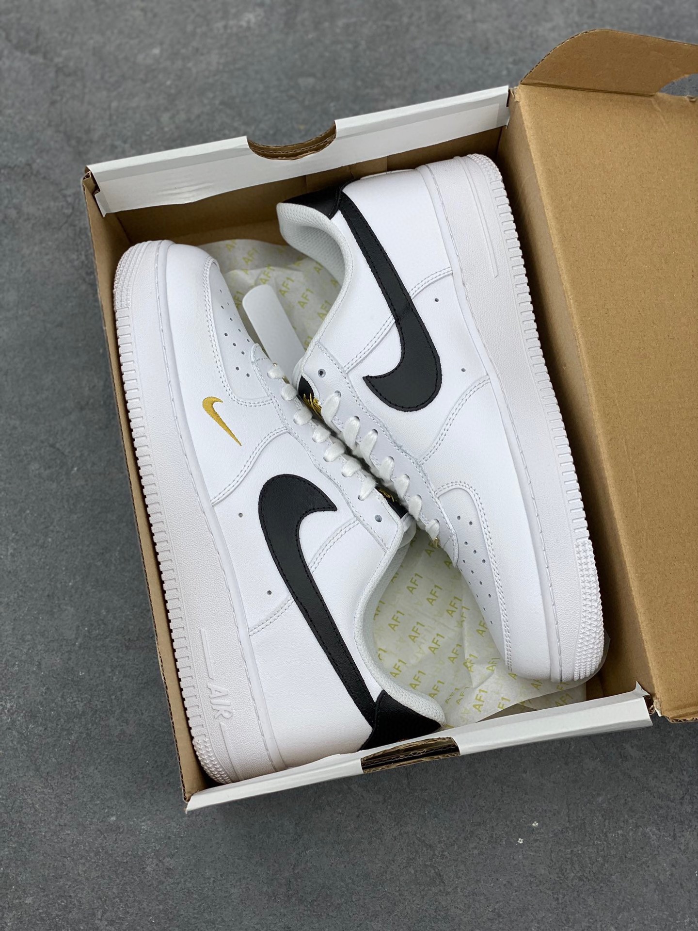 Nike Air Force 1 Low White/Black Casual Sneakers - Iconic Style & Comfort 10 i1742836945958 2280 0 8