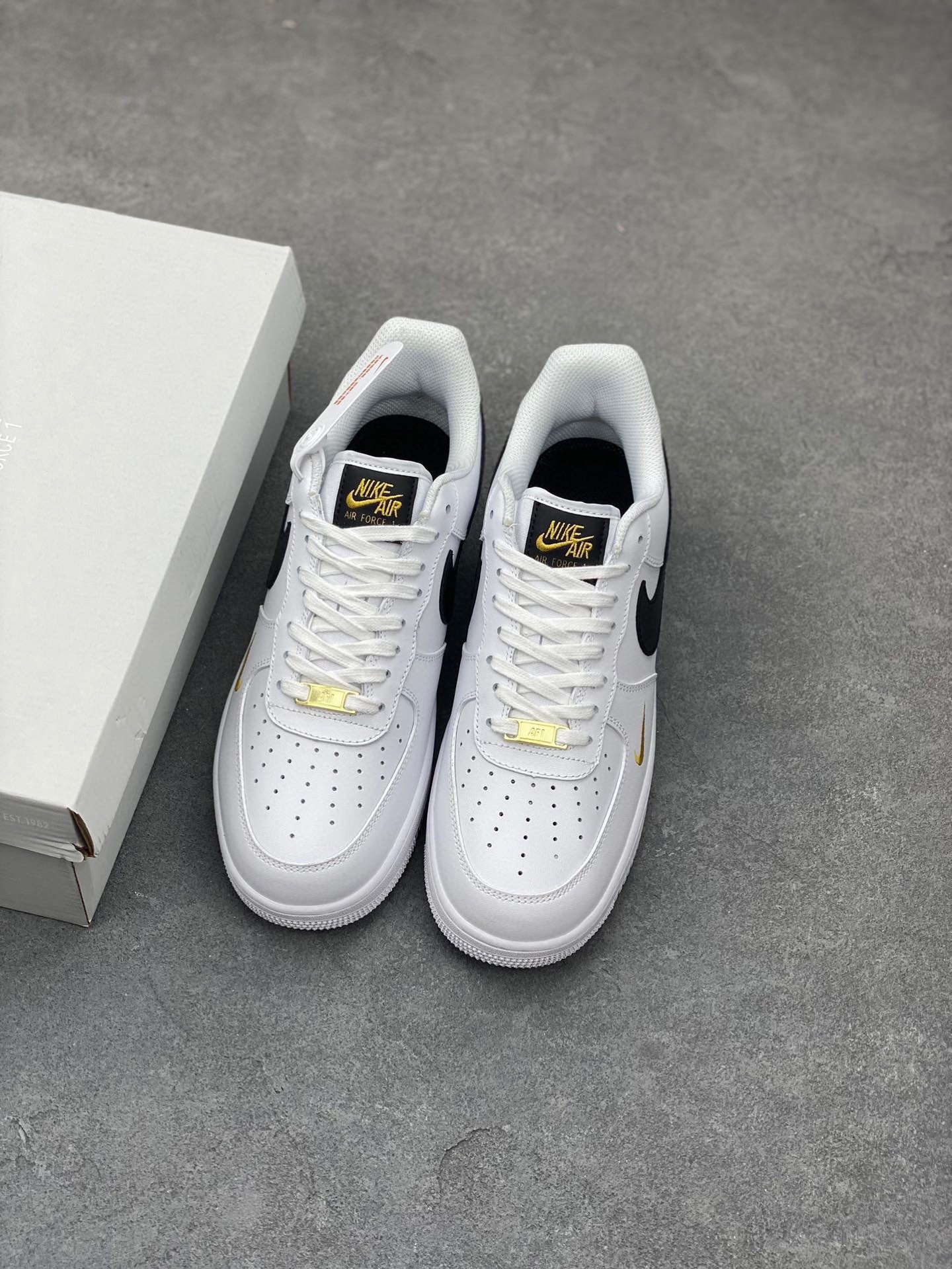 Nike Air Force 1 Low White/Black Casual Sneakers - Iconic Style & Comfort 9 i1742836946001 6957 0 7