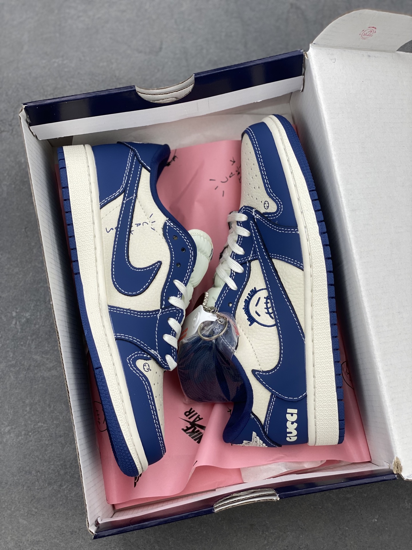 Travis Scott x Fragment Design x Air Jordan 1 Low OG SP - Premium Sneakers 10 i1742838236545 6364 0 8