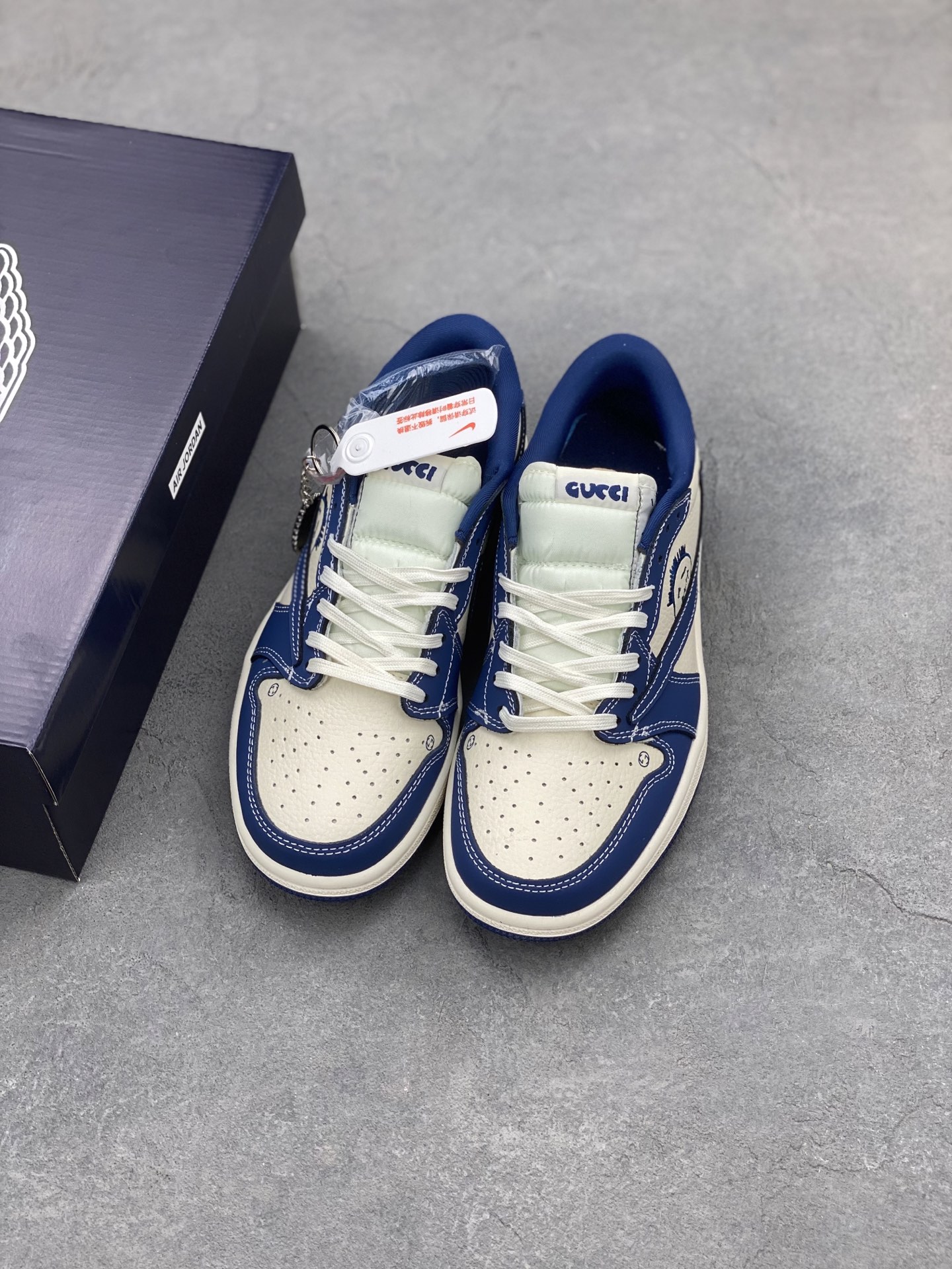 Travis Scott x Fragment Design x Air Jordan 1 Low OG SP - Premium Sneakers 9 i1742838237502 7762 0 7