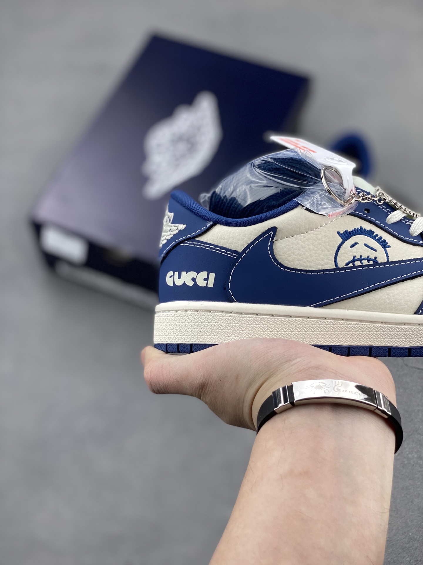 Travis Scott x Fragment Design x Air Jordan 1 Low OG SP - Premium Sneakers 6 i1742838238880 5799 0 4