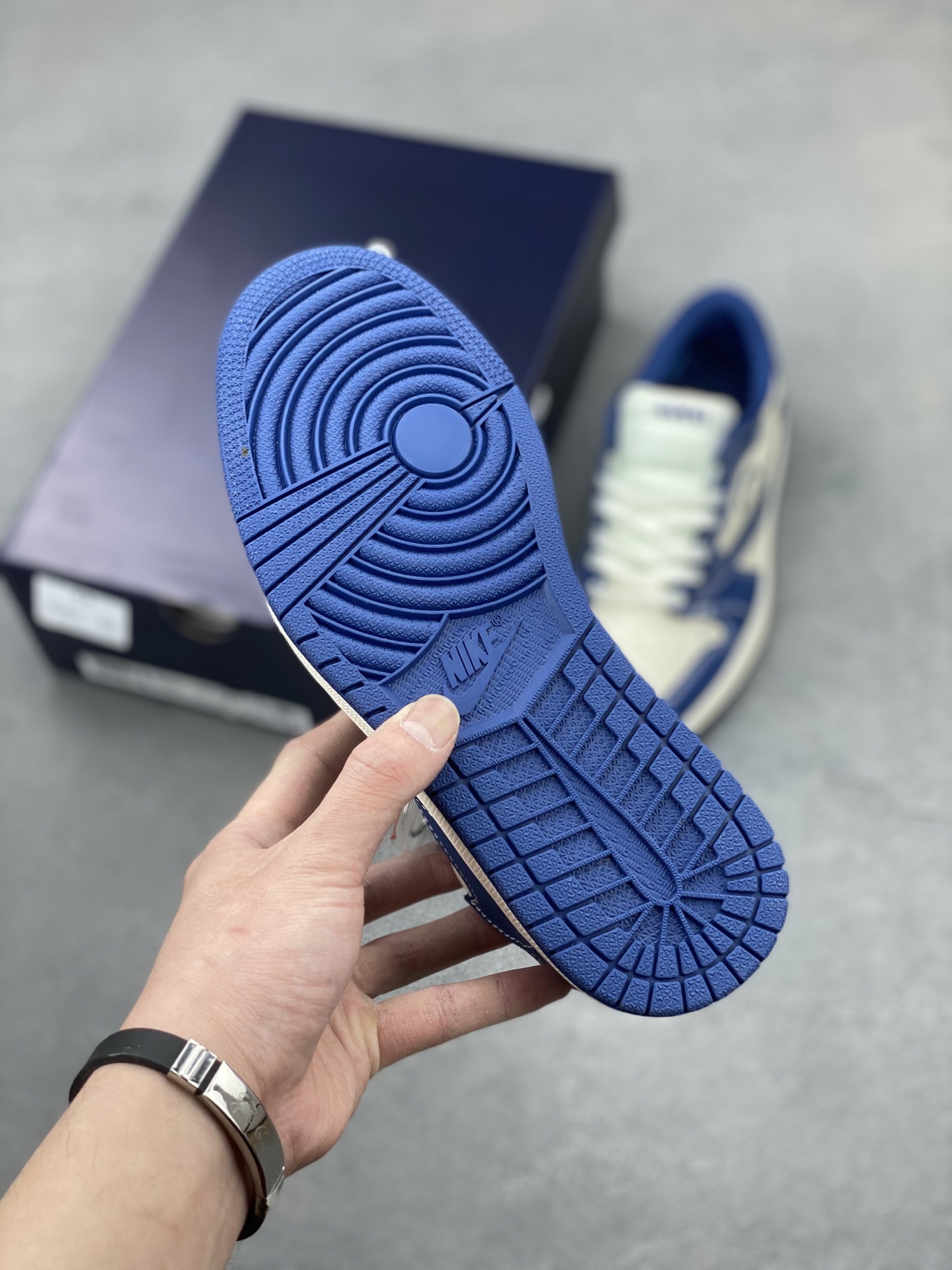 Travis Scott x Fragment Design x Air Jordan 1 Low OG SP - Premium Sneakers 7 i1742838242539 1627 0 5