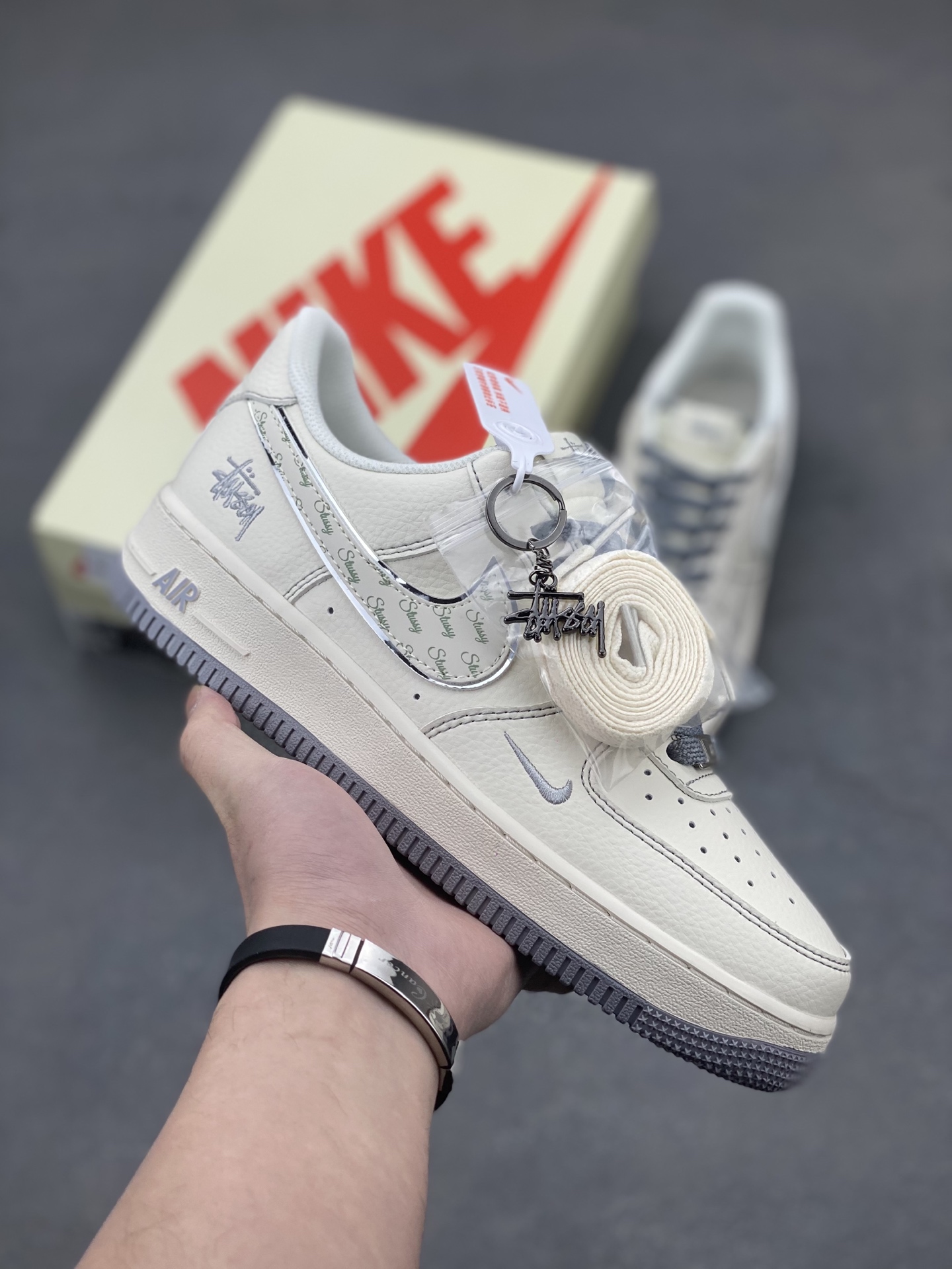 Nike Air Force 1 '07 Low Stussy Fossil Stone - Limited Edition Sneakers 2 i1743436973286 4315 0 0