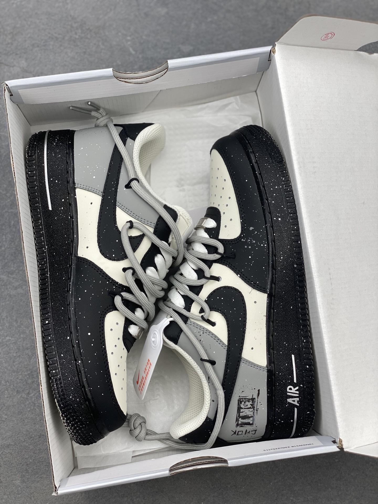 Nike Air Force 1 '07 Low Black and White Sneakers Limited Edition 10 i1743437016311 1662 0 8