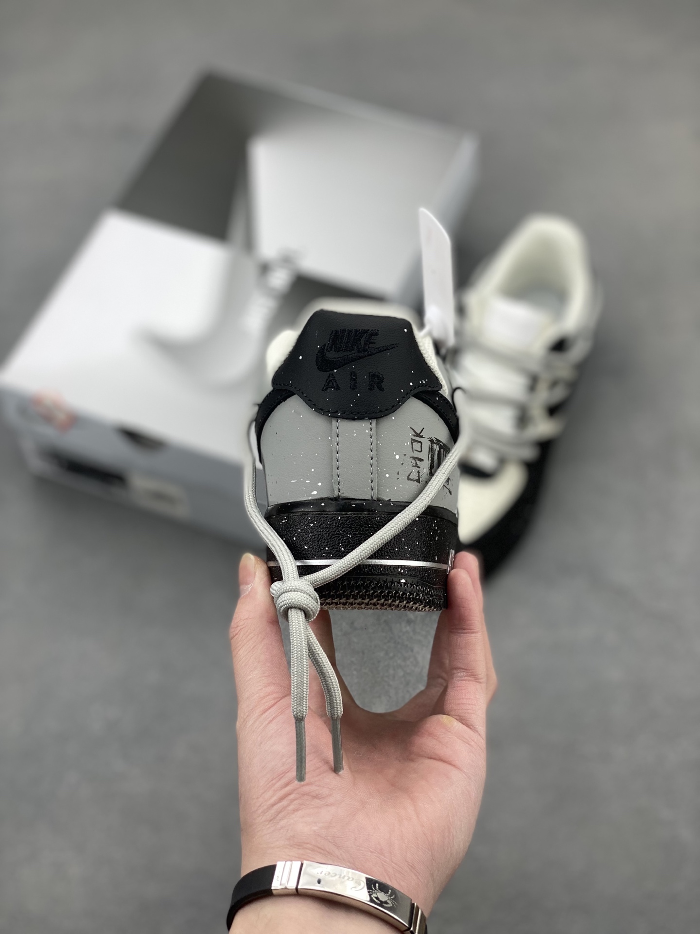 Nike Air Force 1 '07 Low Black and White Sneakers Limited Edition 5 i1743437017446 8760 0 3