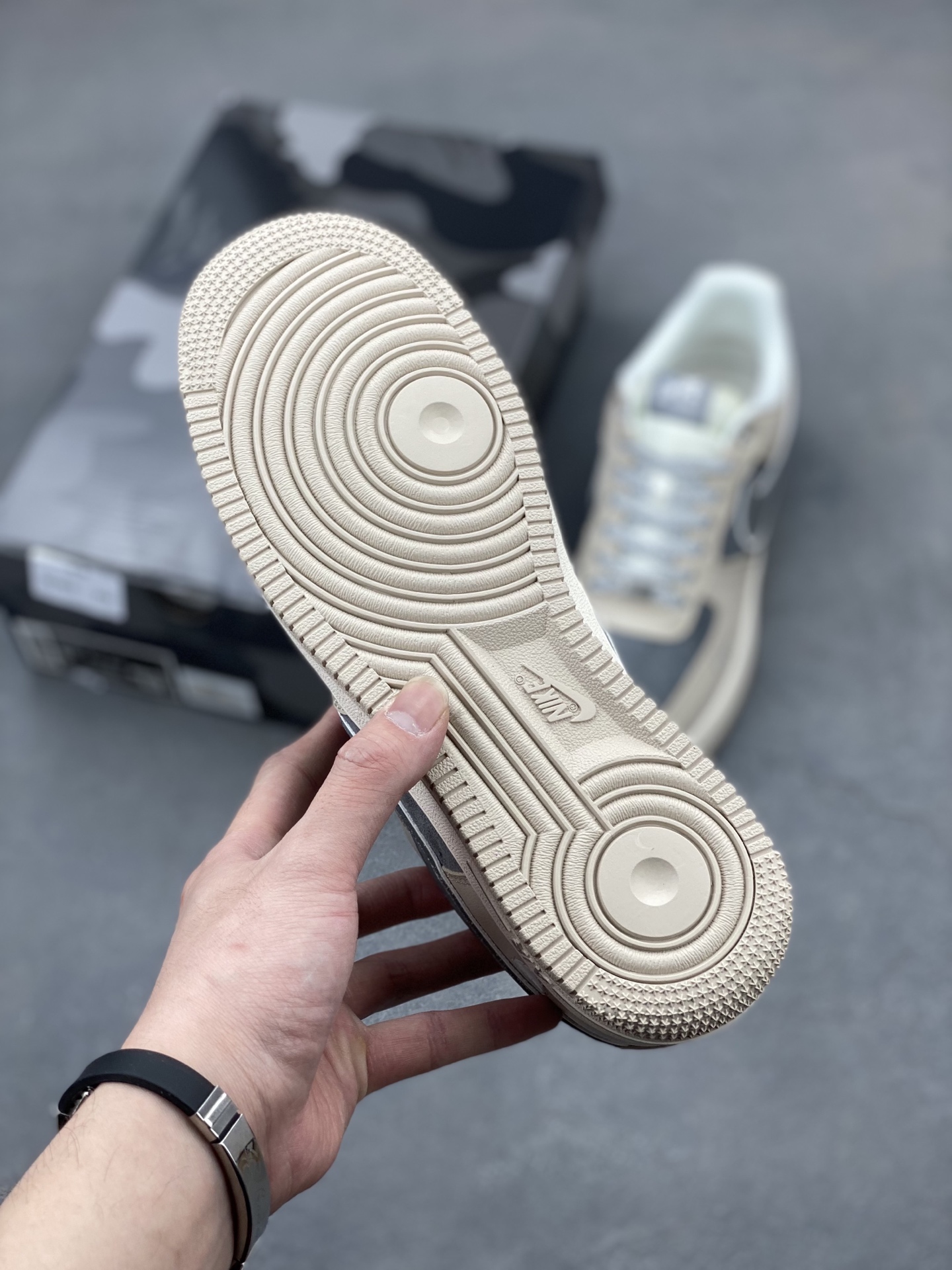 Nike Air Force 1 '07 Low BAPE Collaboration Sneakers - Limited Edition 7 i1744134619494 680 0 5