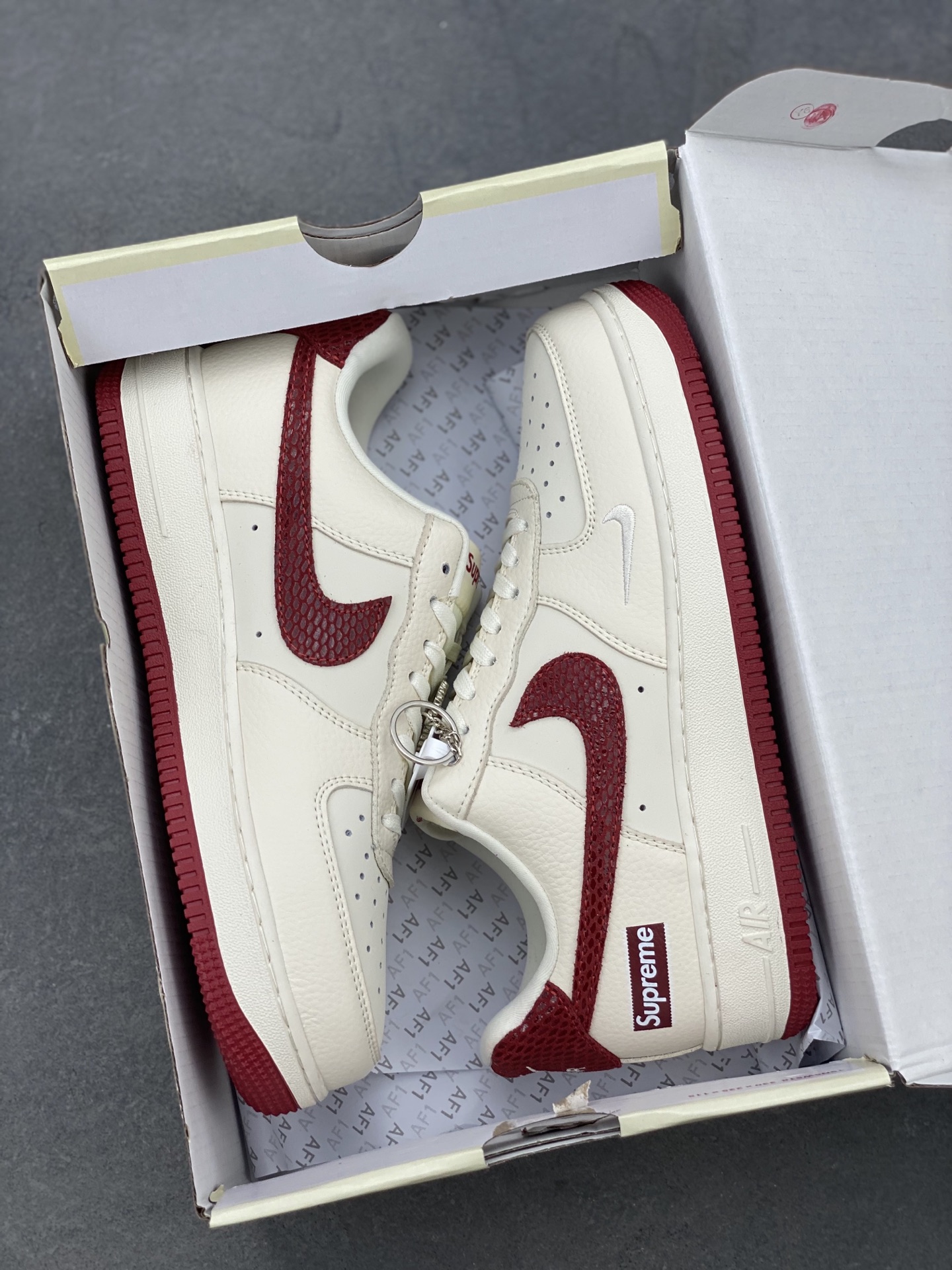 Nike Air Force 1 '07 Low Supreme Sneakers - Limited Edition Shoes 10 i1744134650693 5151 0 8