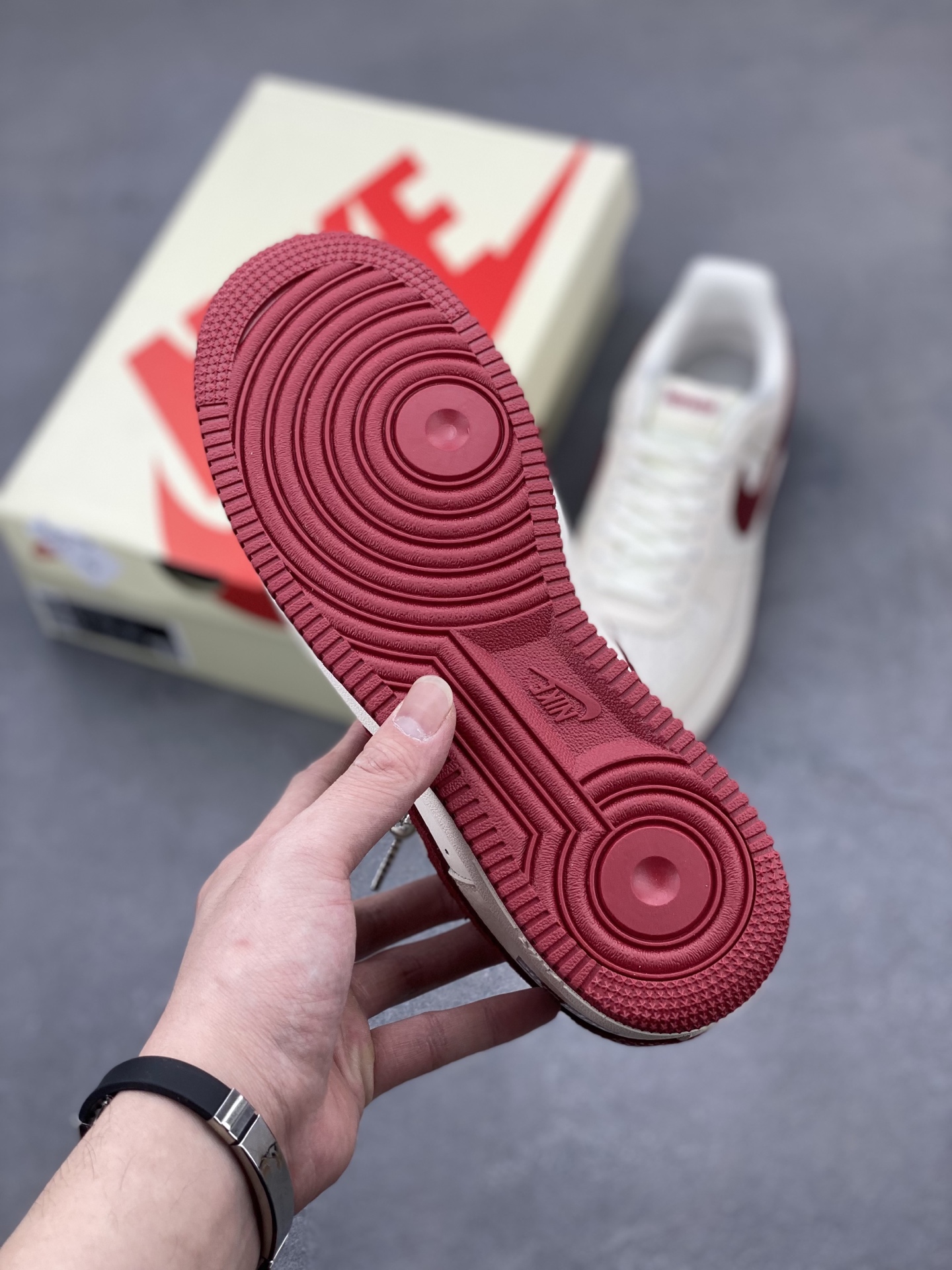 Nike Air Force 1 '07 Low Supreme Sneakers - Limited Edition Shoes 7 i1744134657742 3858 0 5