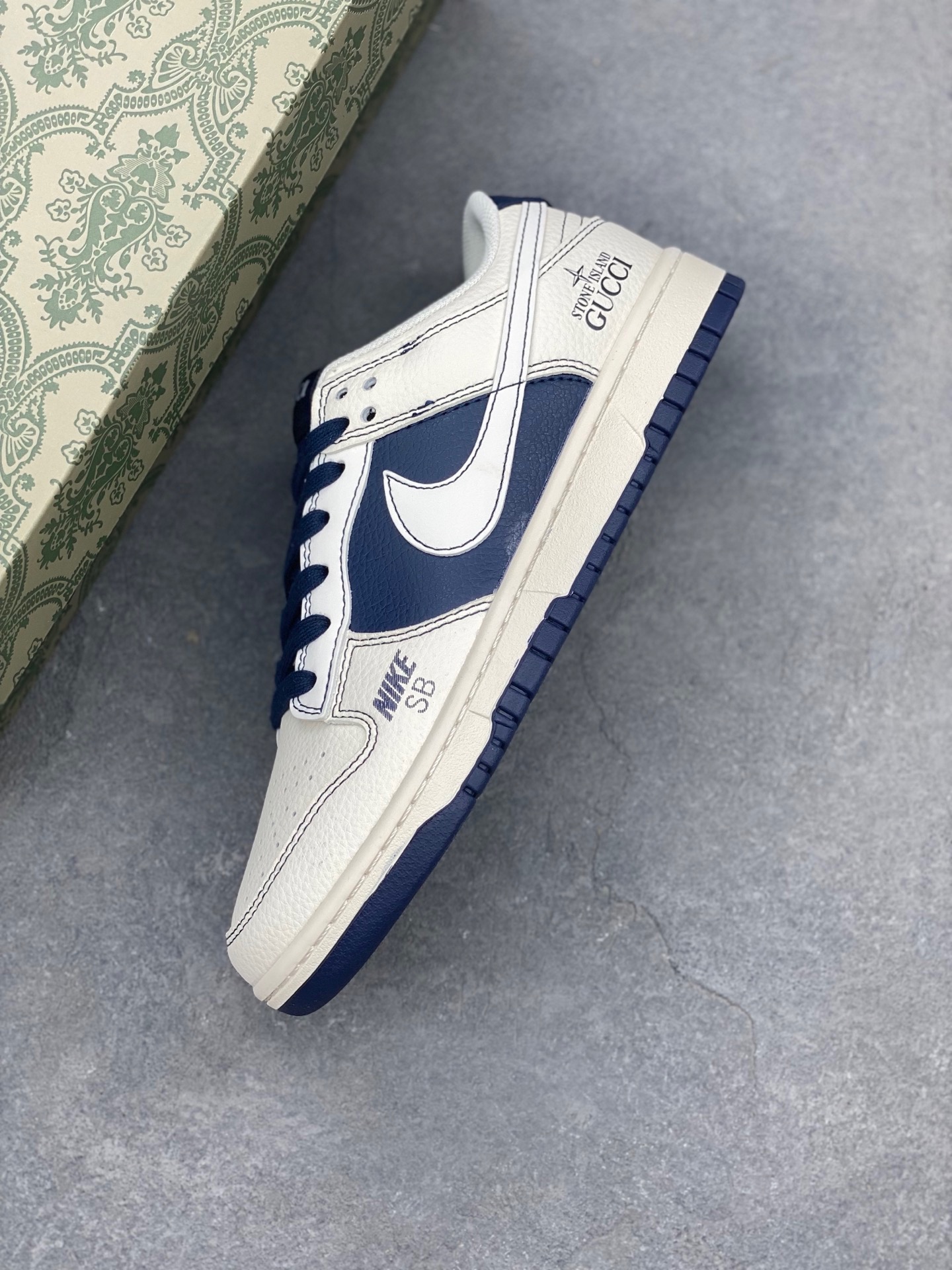 Nike SB Dunk Low x Gucci White Blue - Premium Quality, Excellent Feel 8 i1746907265179 3249